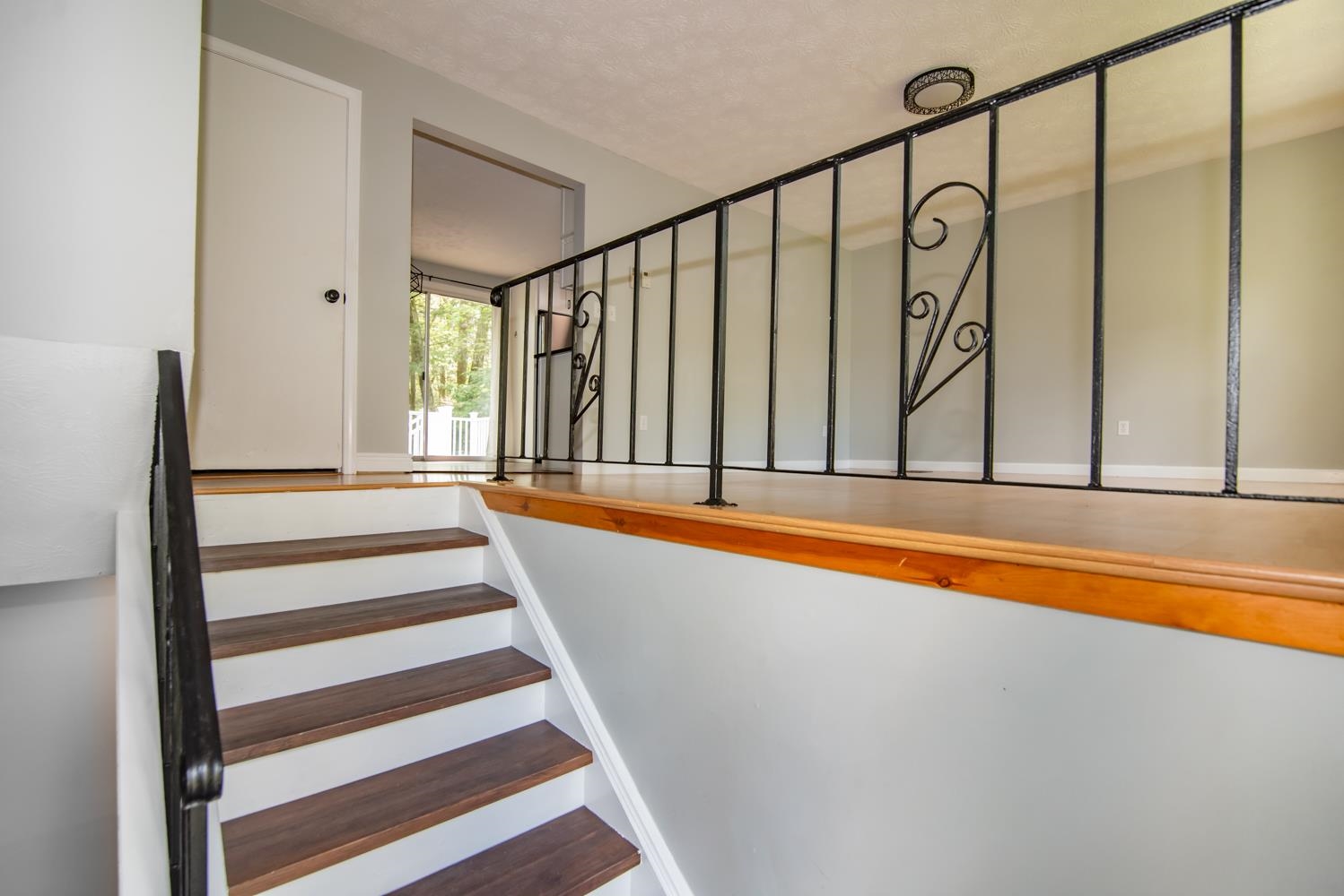 3 Roundtree Drive