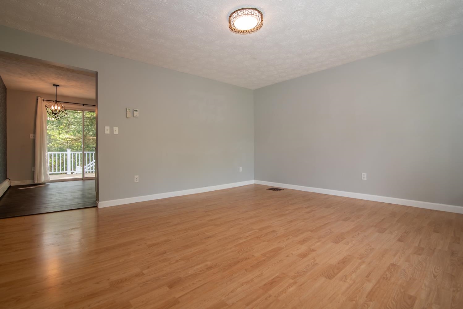 3 Roundtree Drive