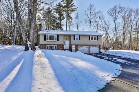 Photo of 26 Sunapee Street, Nashua, NH 03063 (MLS # 5074611)