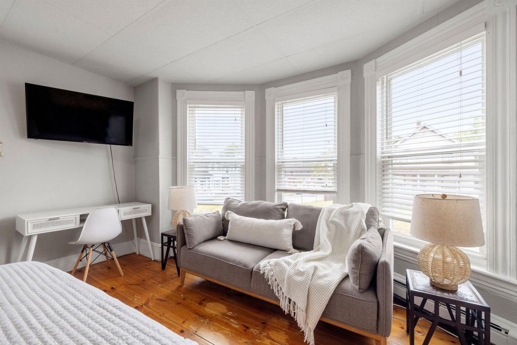 Photo of 792 Grove Street #1, Manchester, NH 03103 (MLS # 5078345)