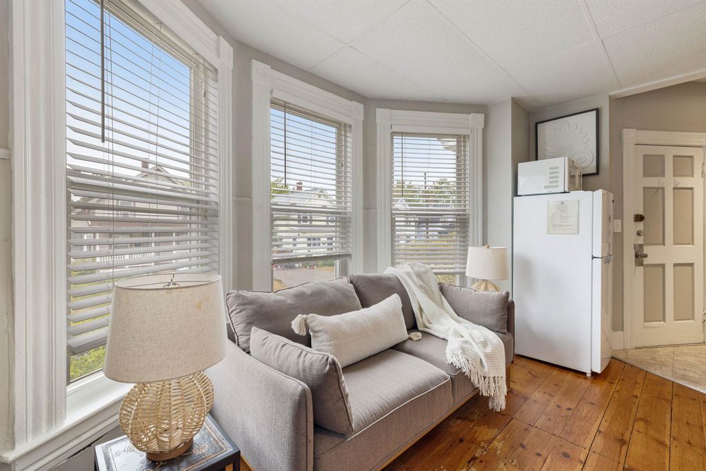 Photo of 792 Grove Street #1, Manchester, NH 03103 (MLS # 5078345)