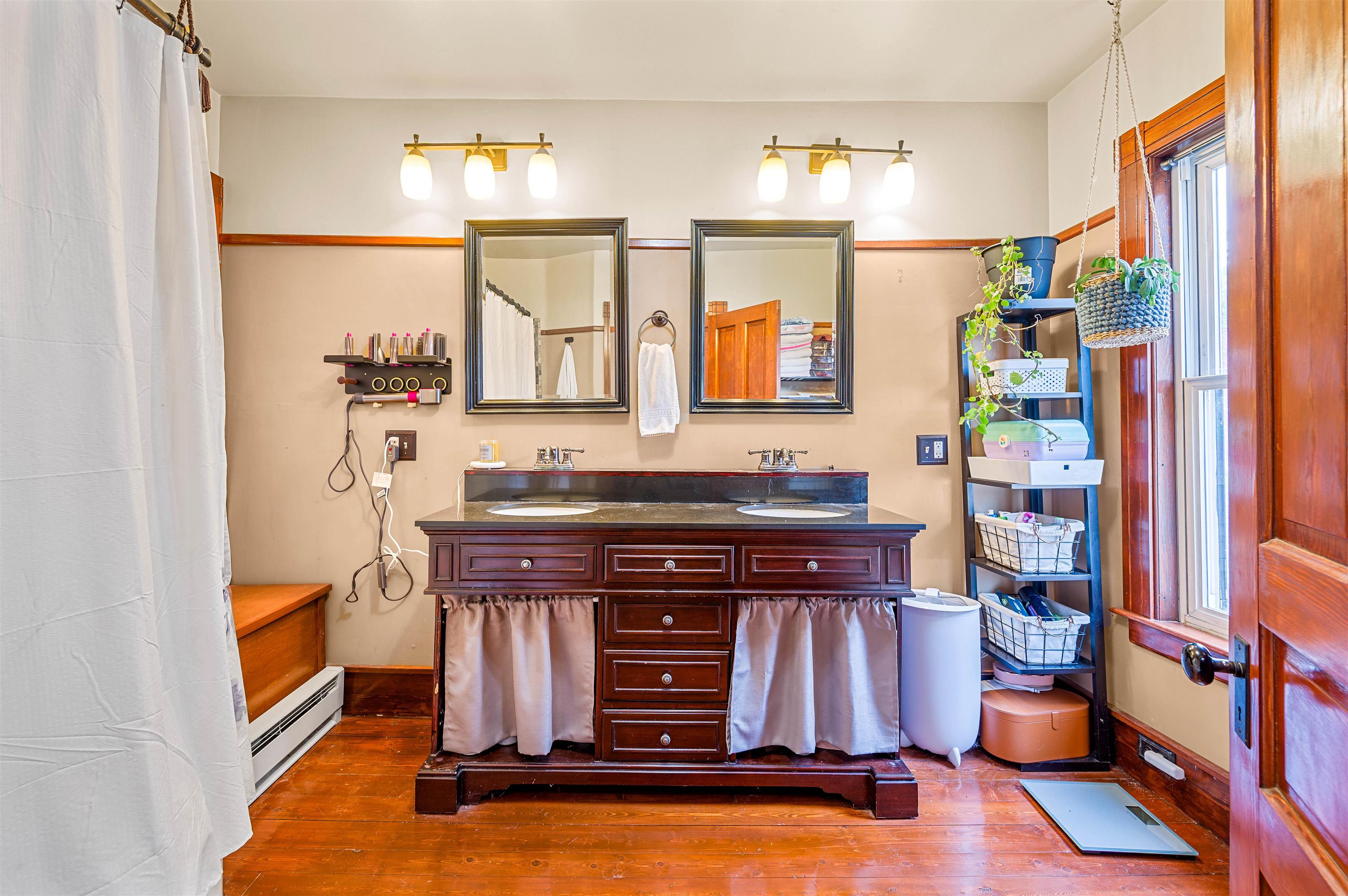 Morristown, Vermont 05661, United States, 4 Bedrooms Bedrooms, ,4 BathroomsBathrooms,Residential,Active,190667