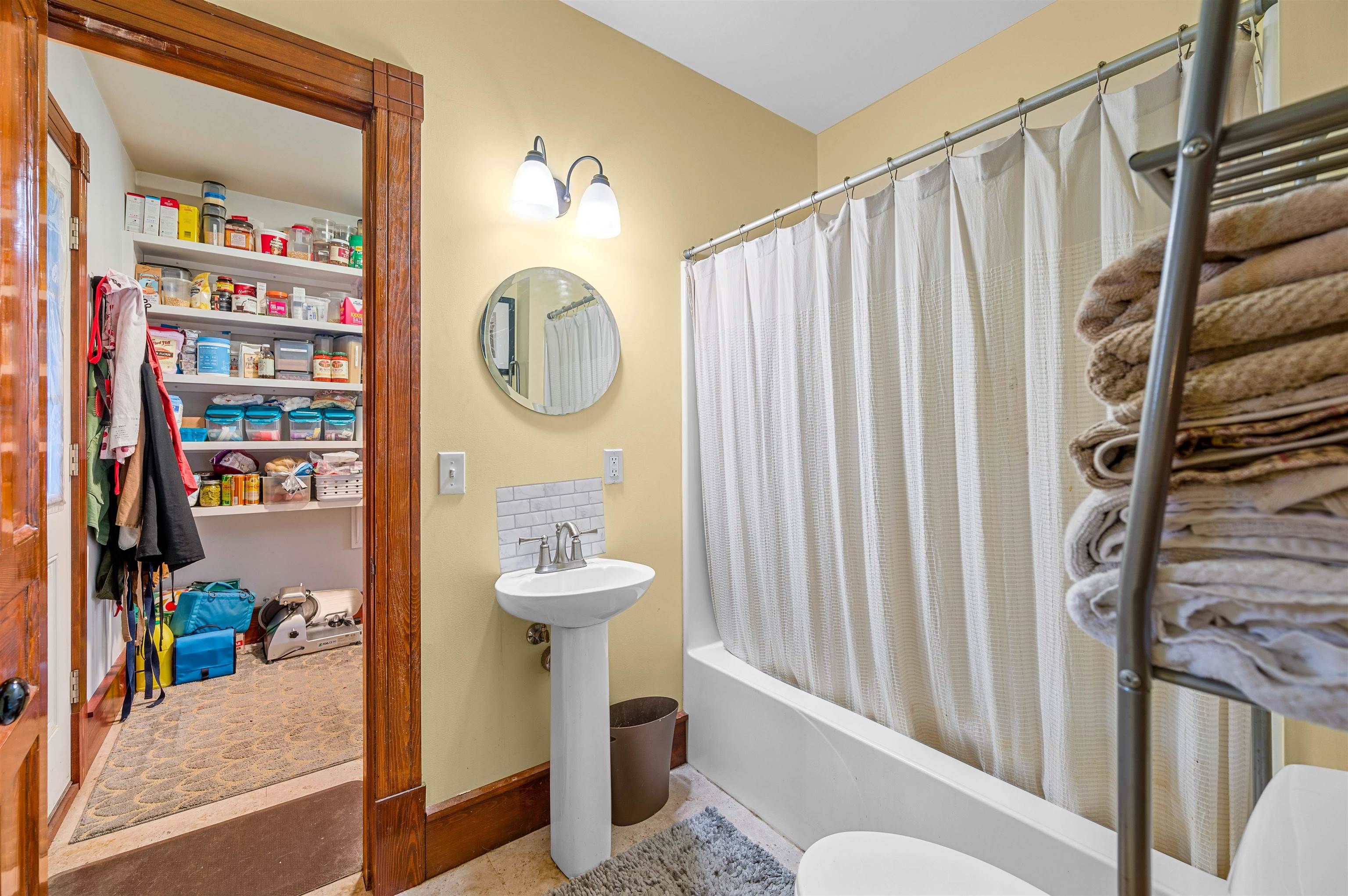 Morristown, Vermont 05661, United States, 4 Bedrooms Bedrooms, ,4 BathroomsBathrooms,Residential,Active,190667