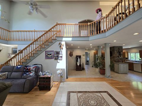 Photo of 564 Main Street, Fremont, NH 03044 (MLS # 5046770)