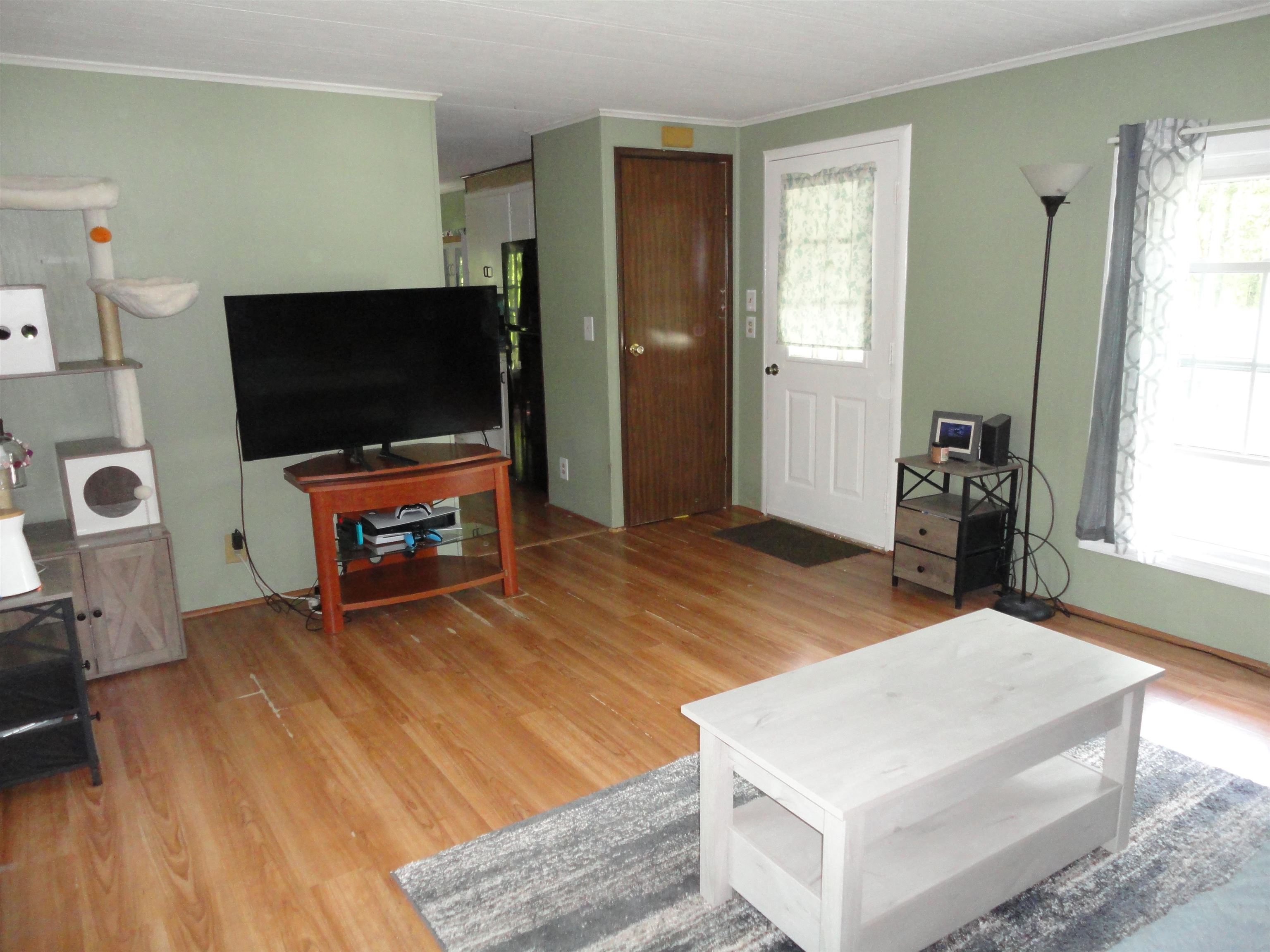 Londonderry, New Hampshire 03053, United States, 2 Bedrooms Bedrooms, ,1 BathroomBathrooms,Residential,Active,197134