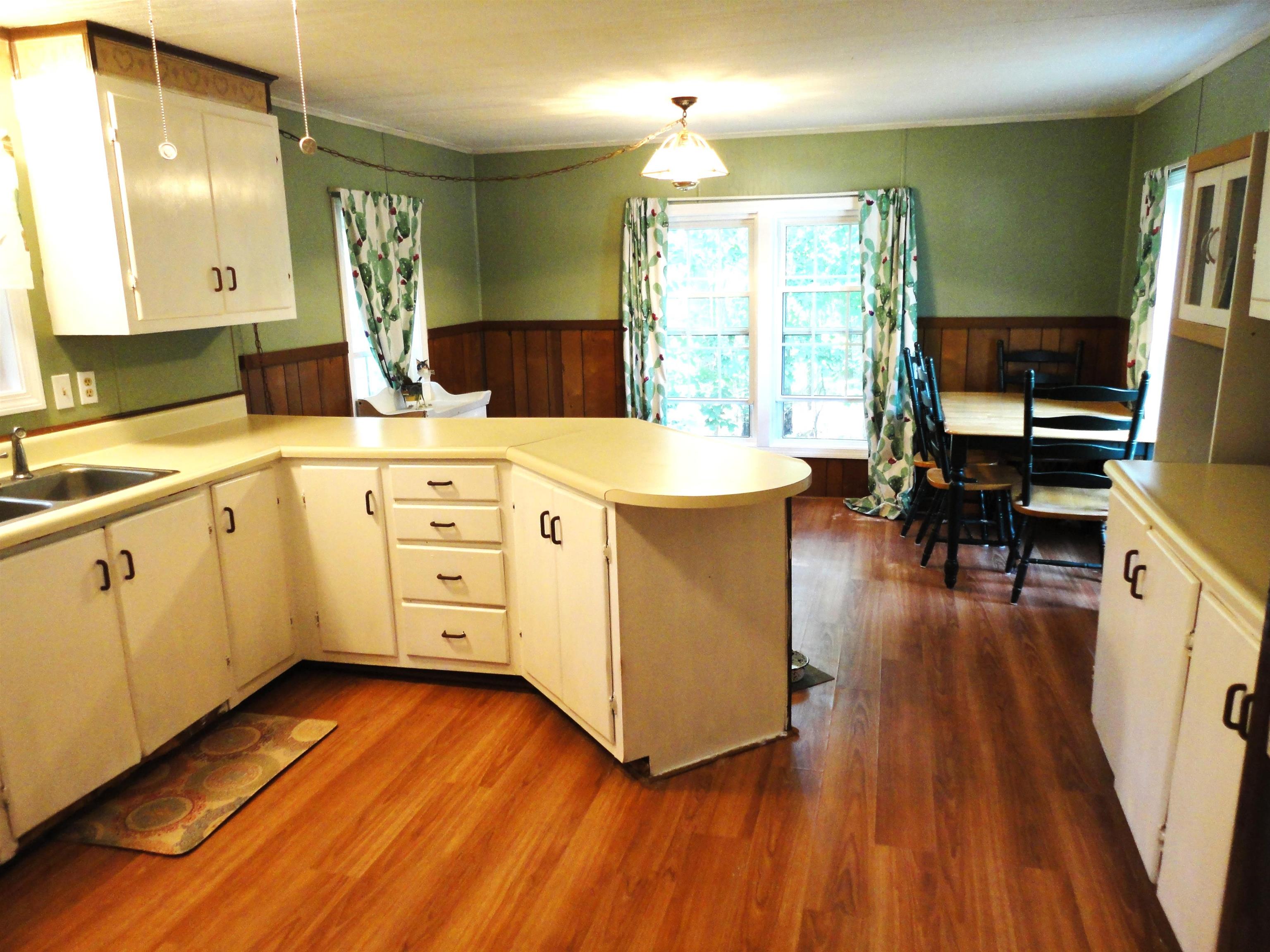 Londonderry, New Hampshire 03053, United States, 2 Bedrooms Bedrooms, ,1 BathroomBathrooms,Residential,Active,197134