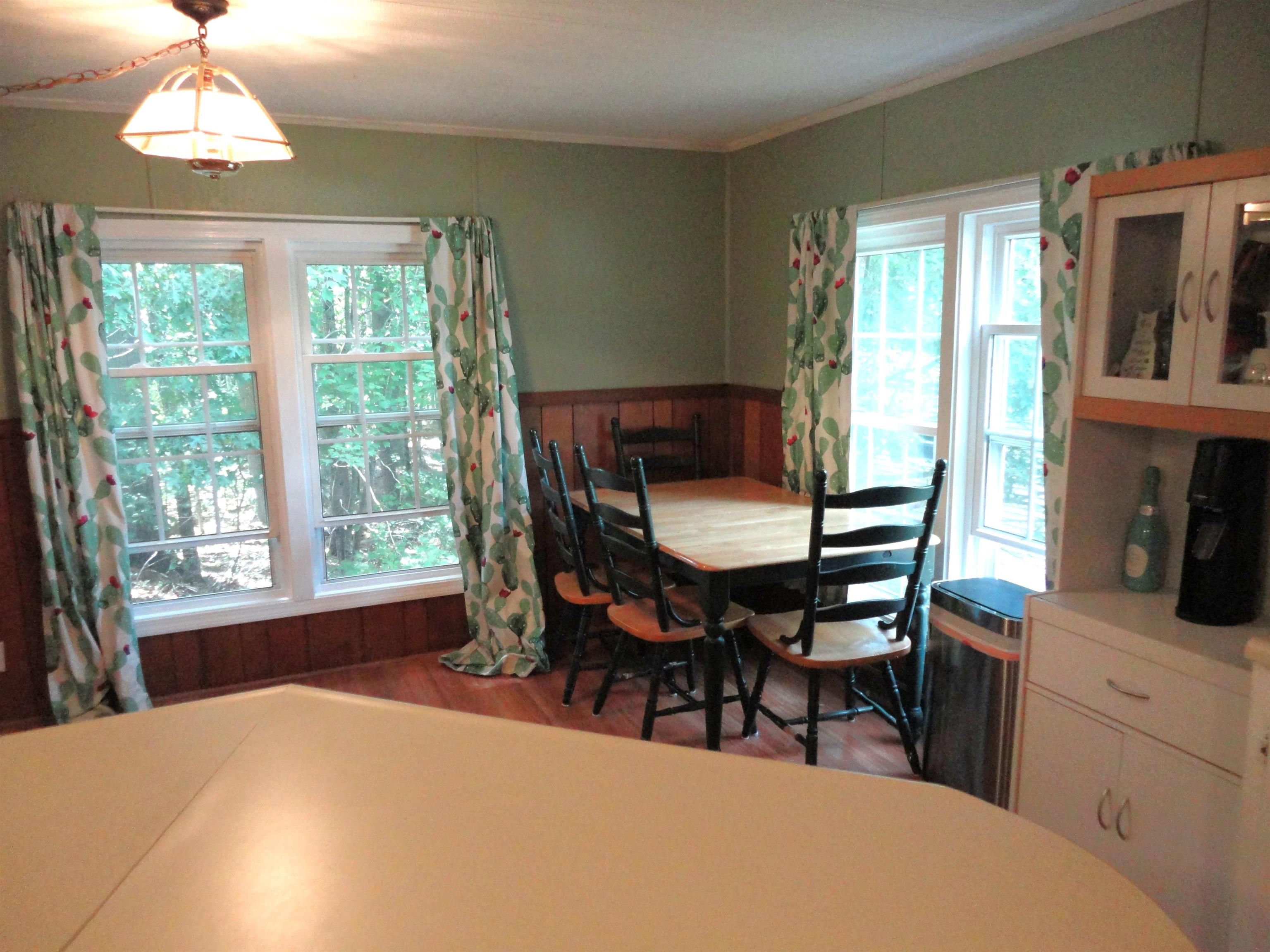 Londonderry, New Hampshire 03053, United States, 2 Bedrooms Bedrooms, ,1 BathroomBathrooms,Residential,Active,197134