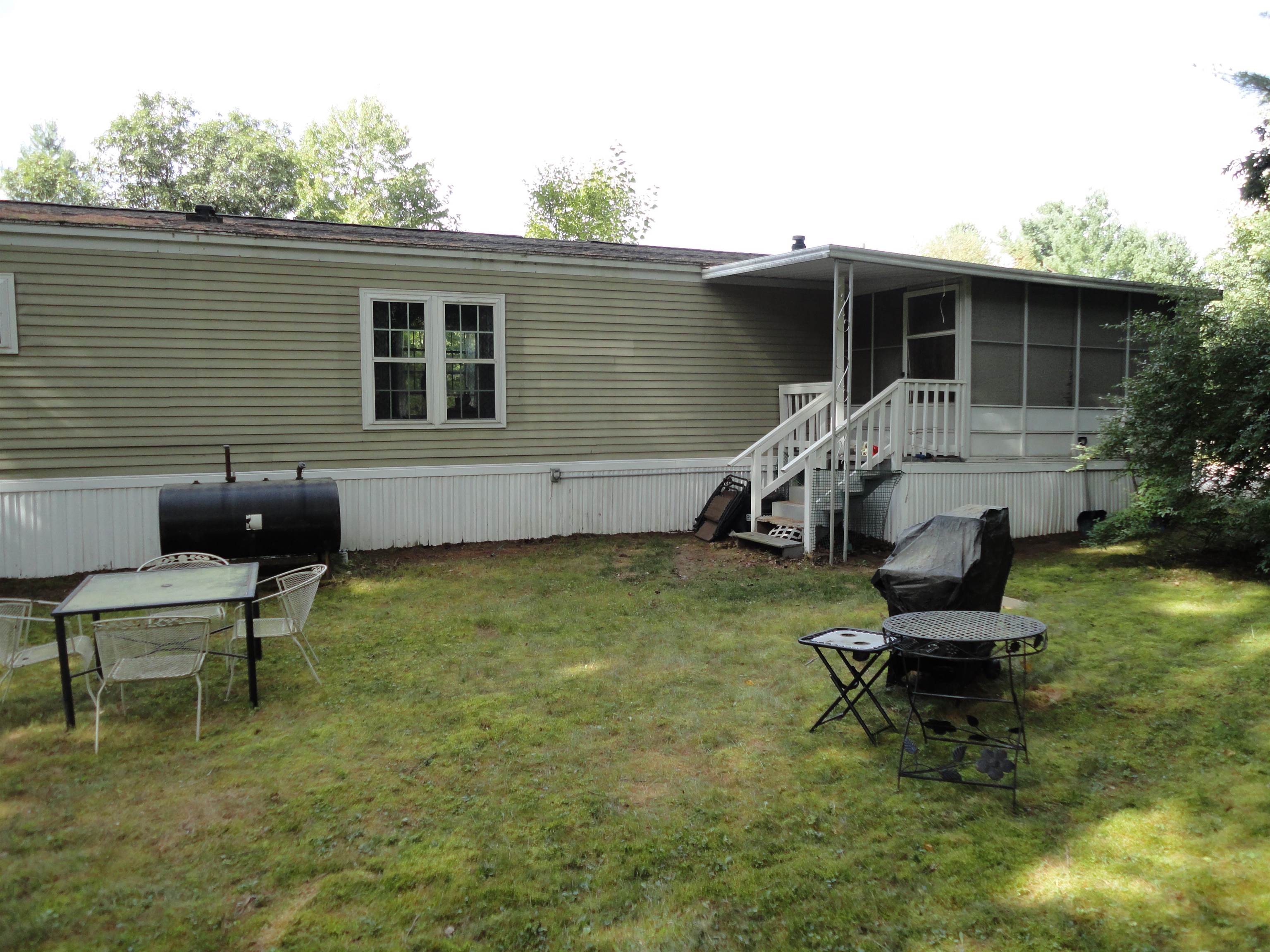 Londonderry, New Hampshire 03053, United States, 2 Bedrooms Bedrooms, ,1 BathroomBathrooms,Residential,Active,197134