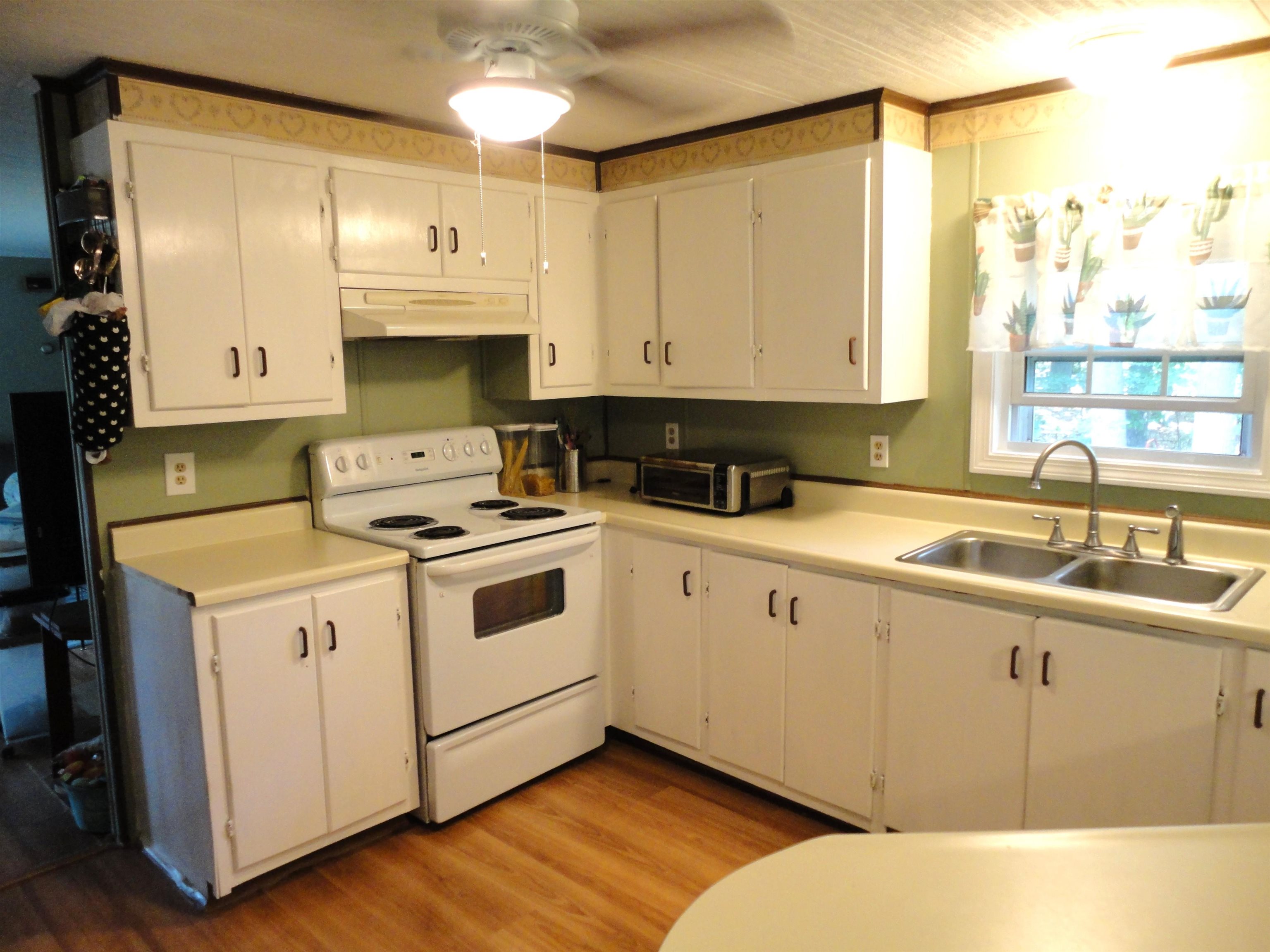 Londonderry, New Hampshire 03053, United States, 2 Bedrooms Bedrooms, ,1 BathroomBathrooms,Residential,Active,197134