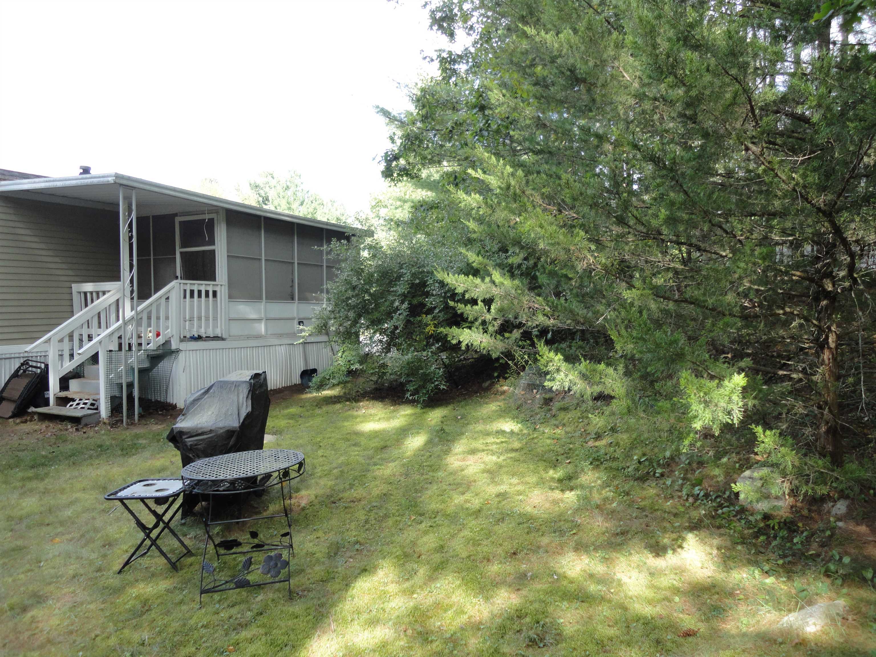 Londonderry, New Hampshire 03053, United States, 2 Bedrooms Bedrooms, ,1 BathroomBathrooms,Residential,Active,197134