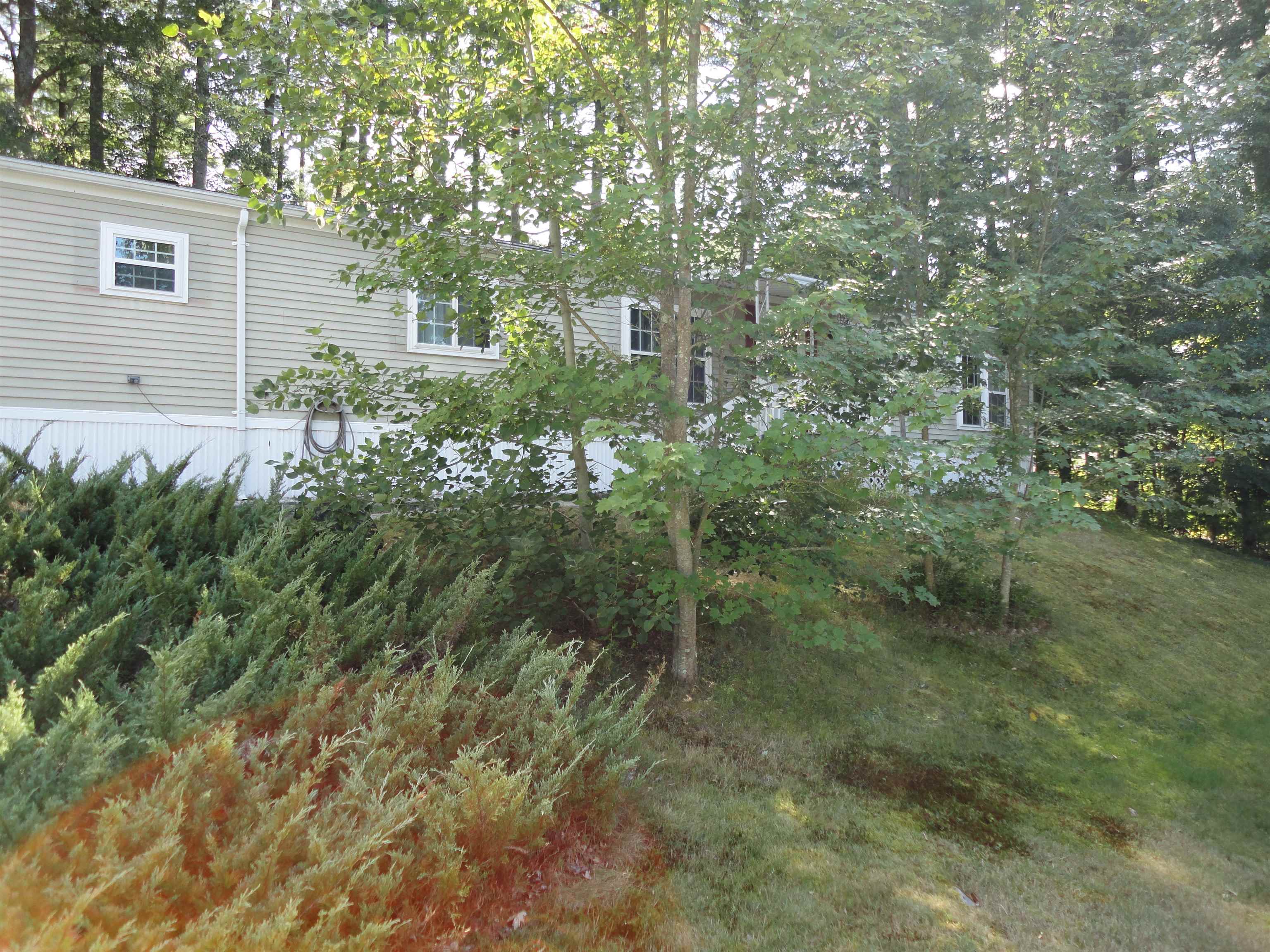 Londonderry, New Hampshire 03053, United States, 2 Bedrooms Bedrooms, ,1 BathroomBathrooms,Residential,Active,197134