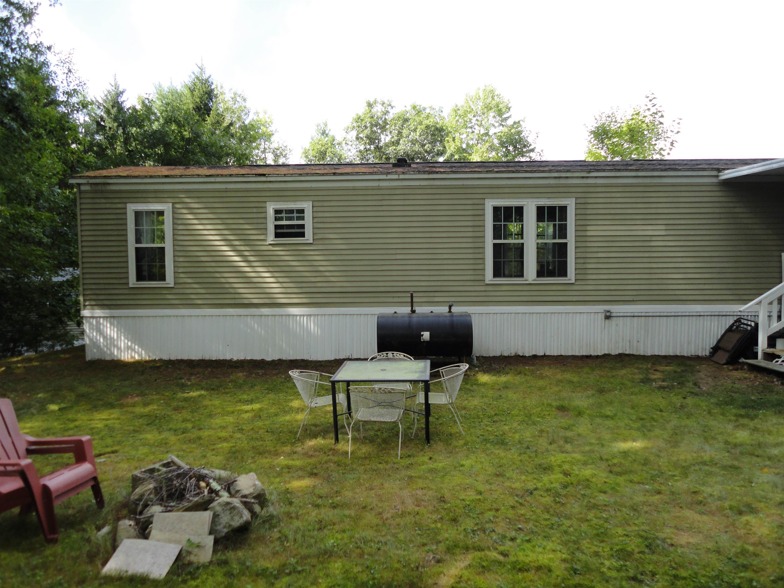 Londonderry, New Hampshire 03053, United States, 2 Bedrooms Bedrooms, ,1 BathroomBathrooms,Residential,Active,197134