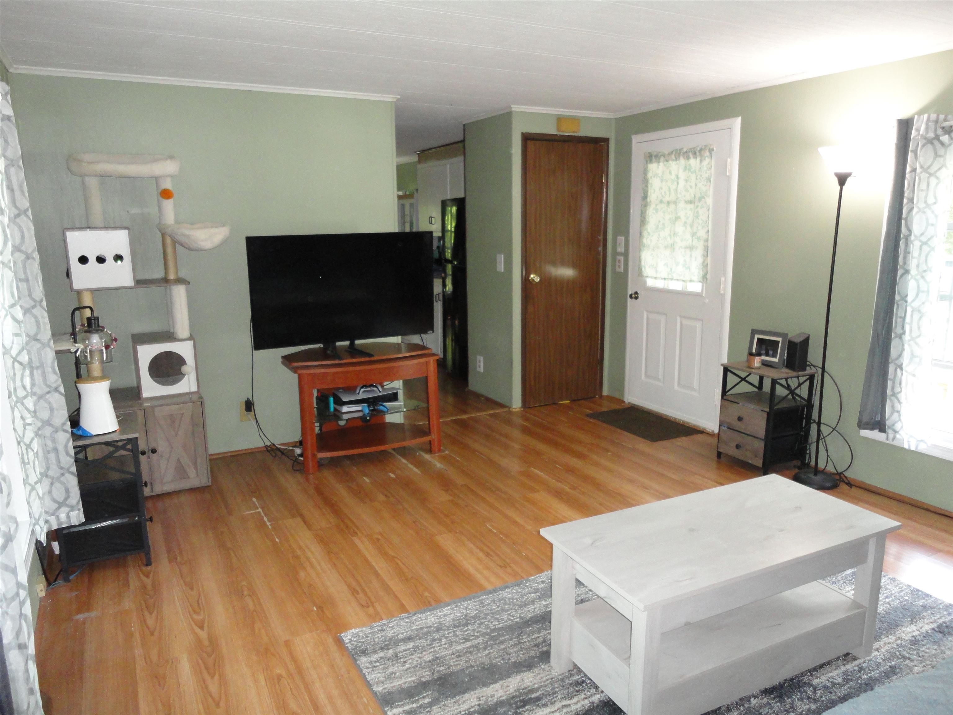 Londonderry, New Hampshire 03053, United States, 2 Bedrooms Bedrooms, ,1 BathroomBathrooms,Residential,Active,197134