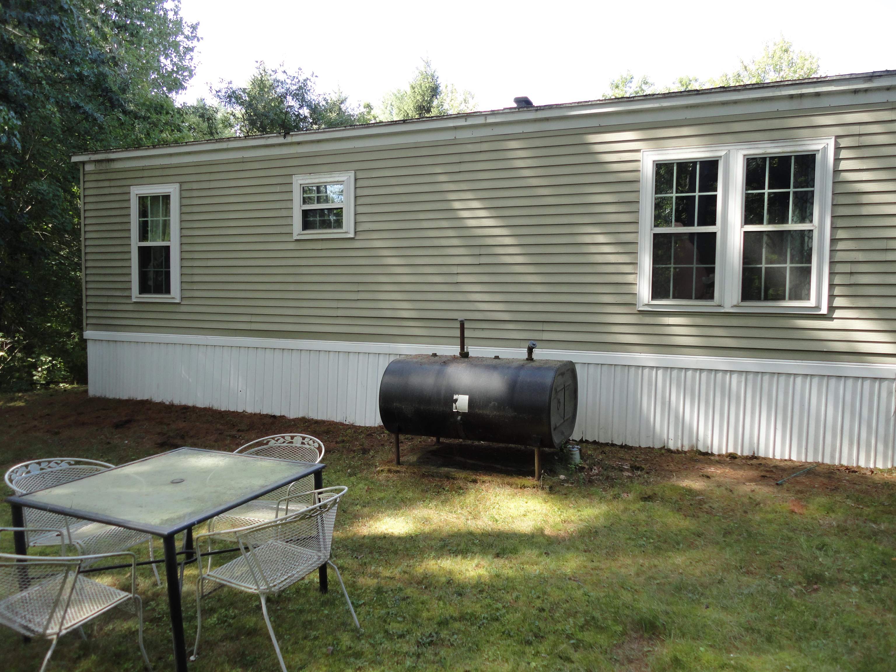 Londonderry, New Hampshire 03053, United States, 2 Bedrooms Bedrooms, ,1 BathroomBathrooms,Residential,Active,197134