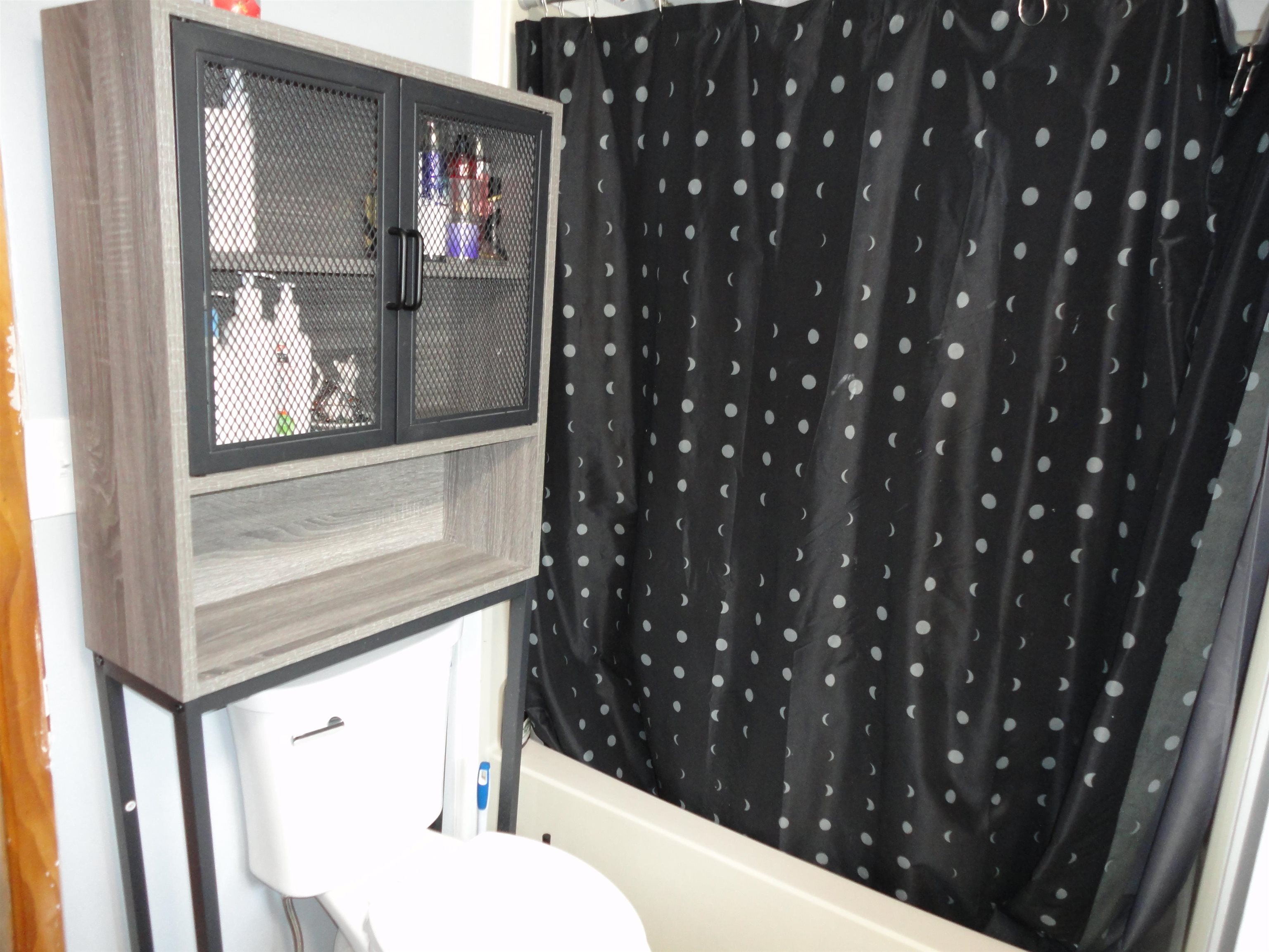 Londonderry, New Hampshire 03053, United States, 2 Bedrooms Bedrooms, ,1 BathroomBathrooms,Residential,Active,197134