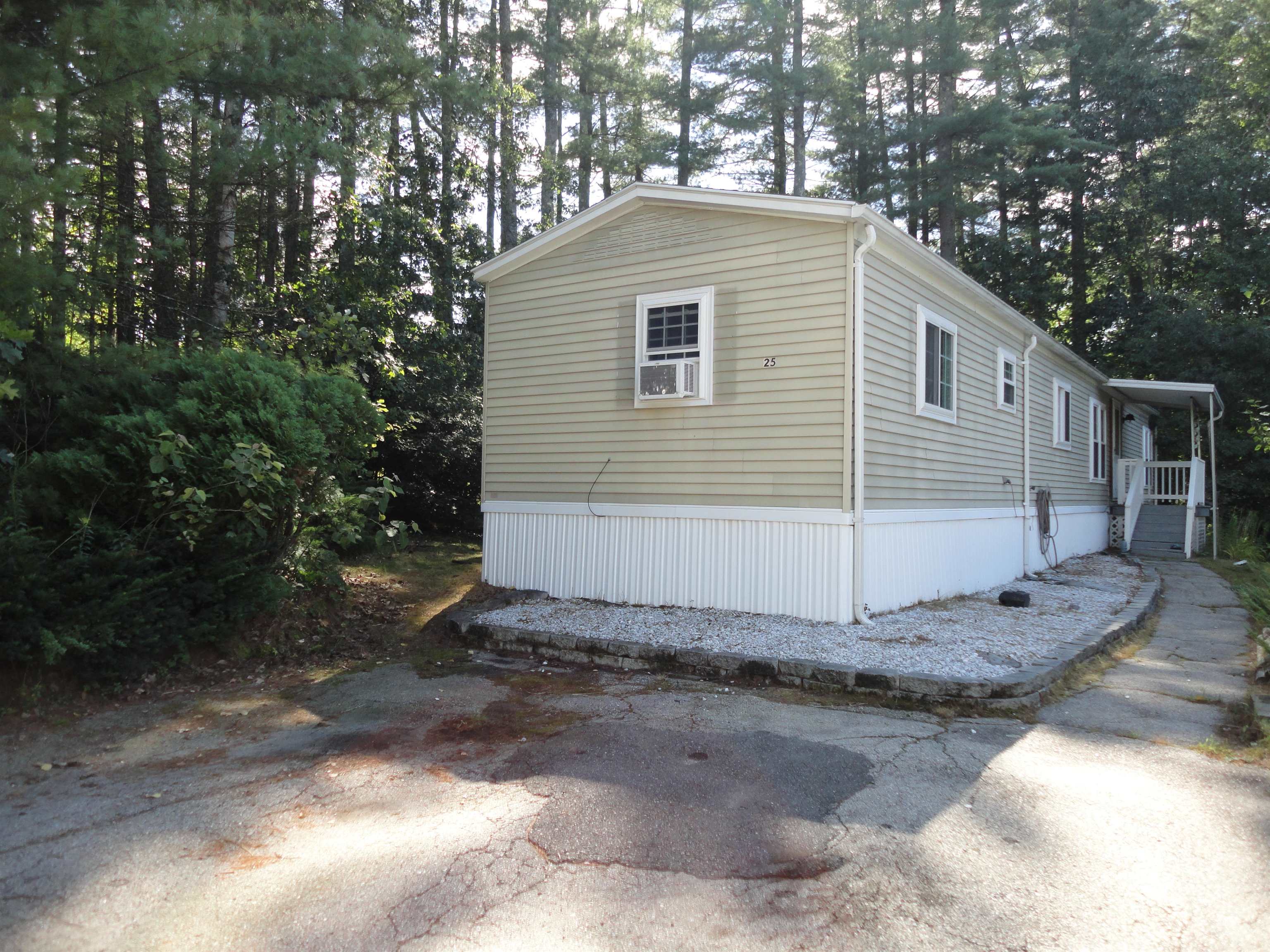 Londonderry, New Hampshire 03053, United States, 2 Bedrooms Bedrooms, ,1 BathroomBathrooms,Residential,Active,197134