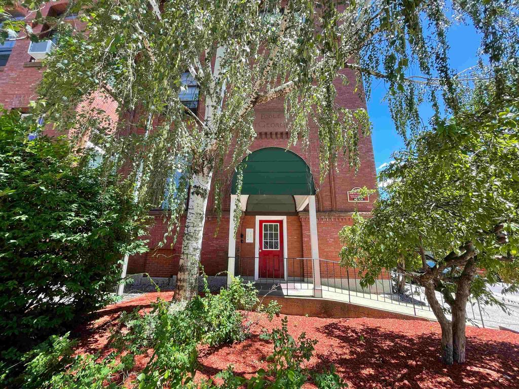 Photo of 521 Pine Street #103, Manchester, NH 03101 (MLS # 5073710)