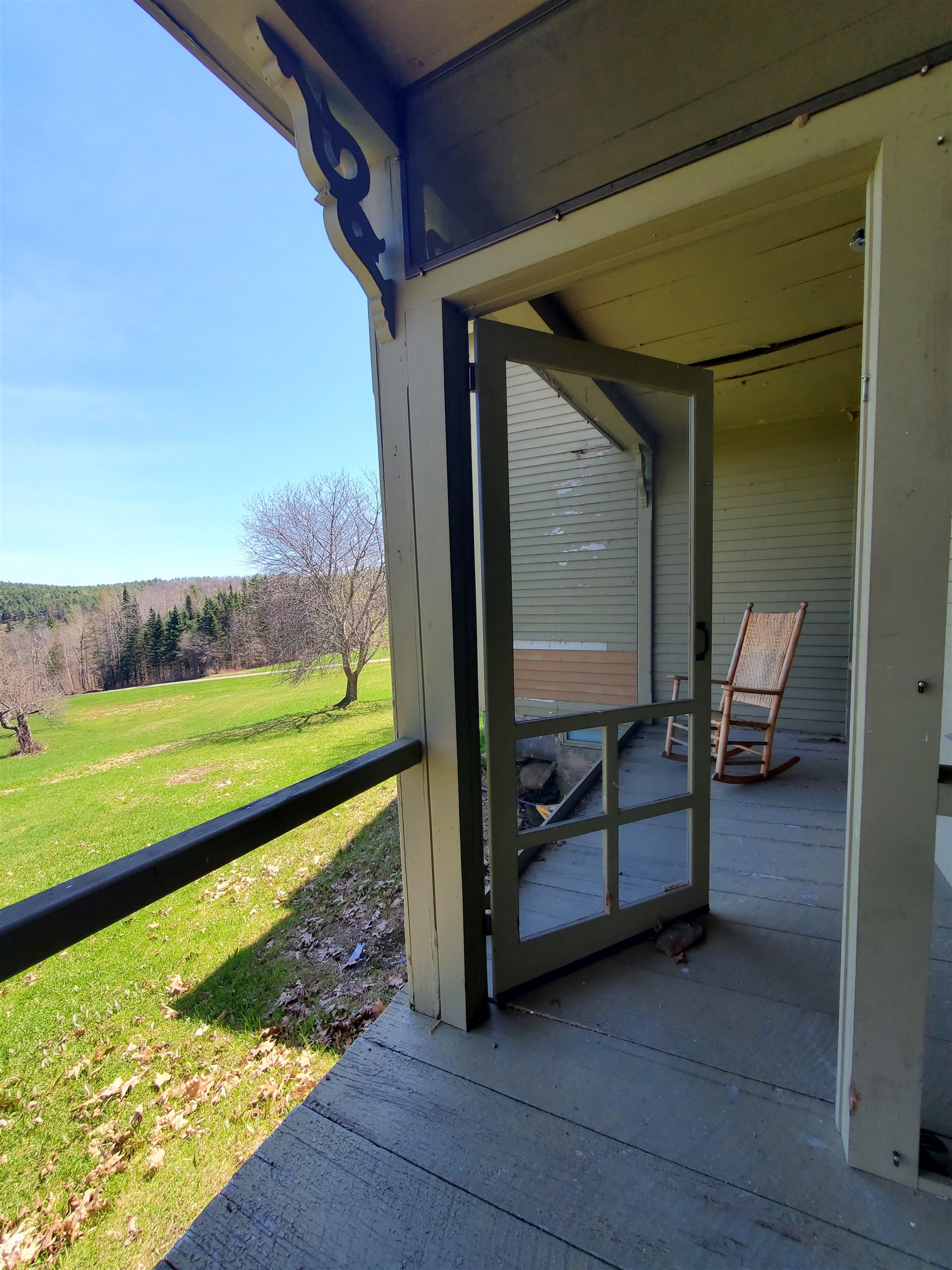762 McLaren Hill Road