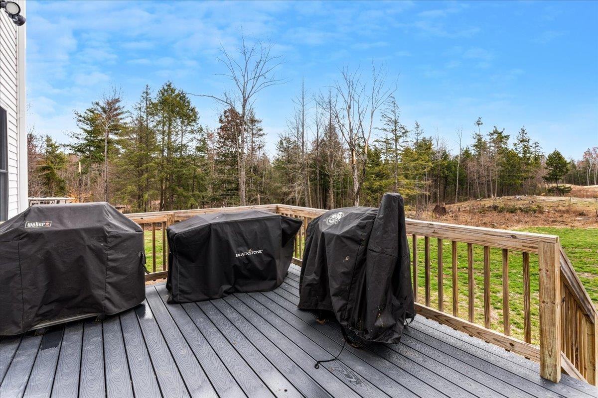 Deerfield, New Hampshire 03037, United States, 4 Bedrooms Bedrooms, ,3 BathroomsBathrooms,Residential,Pending,111053