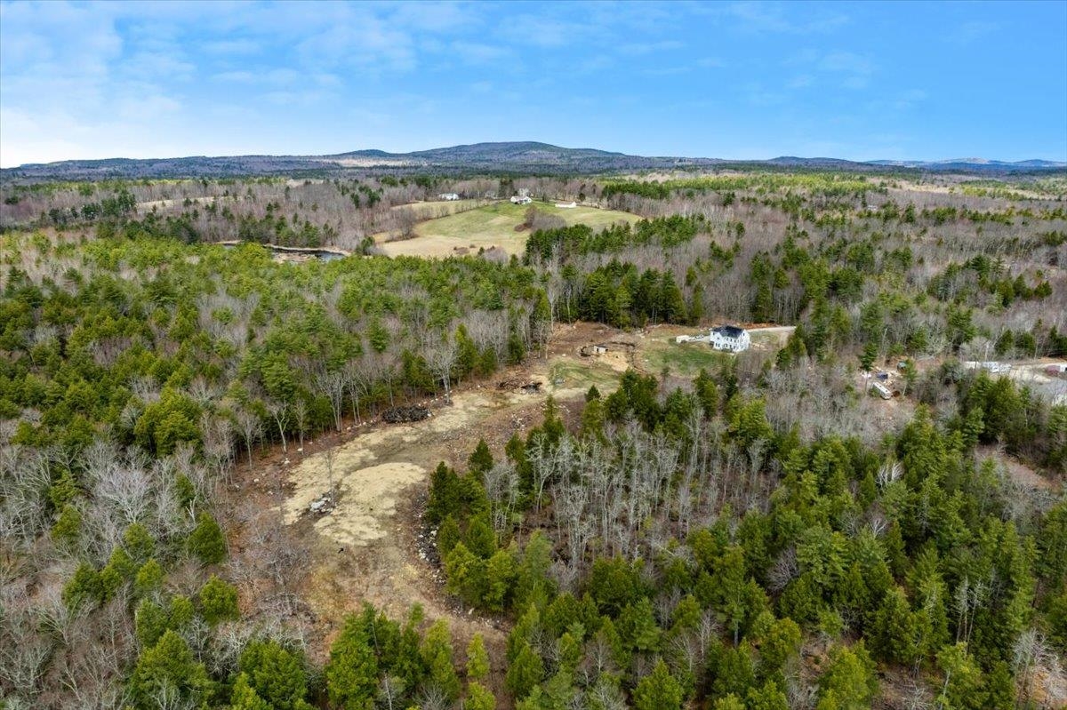 Deerfield, New Hampshire 03037, United States, 4 Bedrooms Bedrooms, ,3 BathroomsBathrooms,Residential,Pending,111053