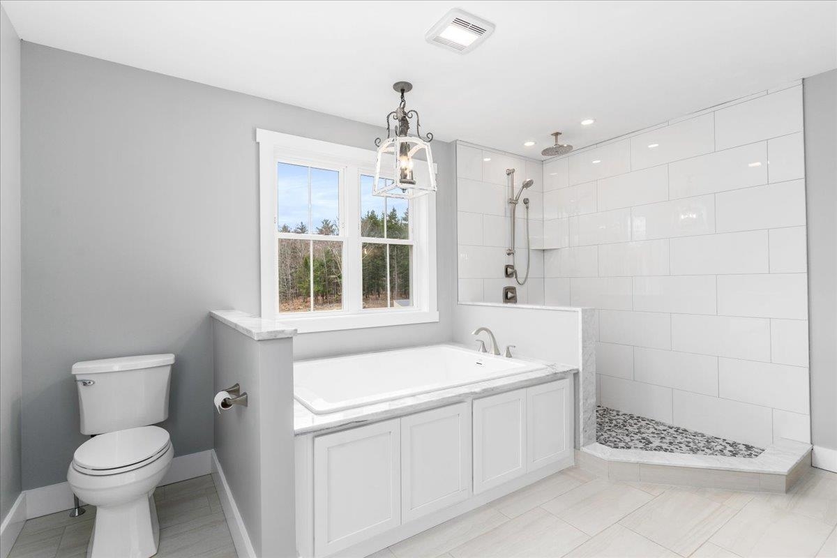 Deerfield, New Hampshire 03037, United States, 4 Bedrooms Bedrooms, ,3 BathroomsBathrooms,Residential,Pending,111053