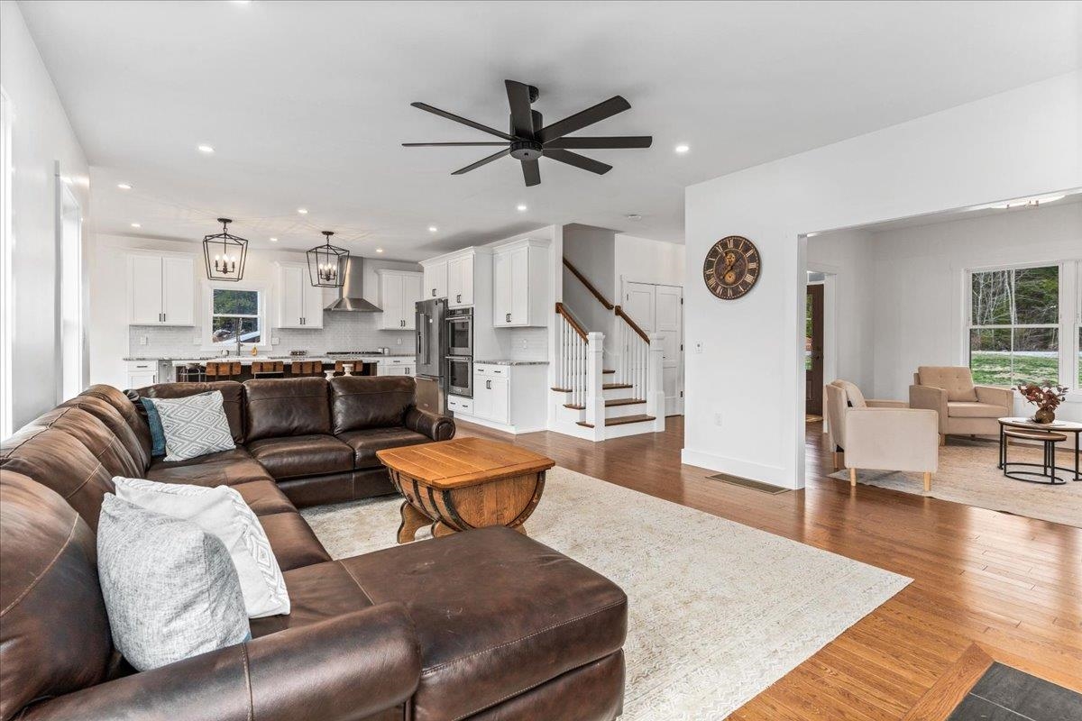 Deerfield, New Hampshire 03037, United States, 4 Bedrooms Bedrooms, ,3 BathroomsBathrooms,Residential,Pending,111053