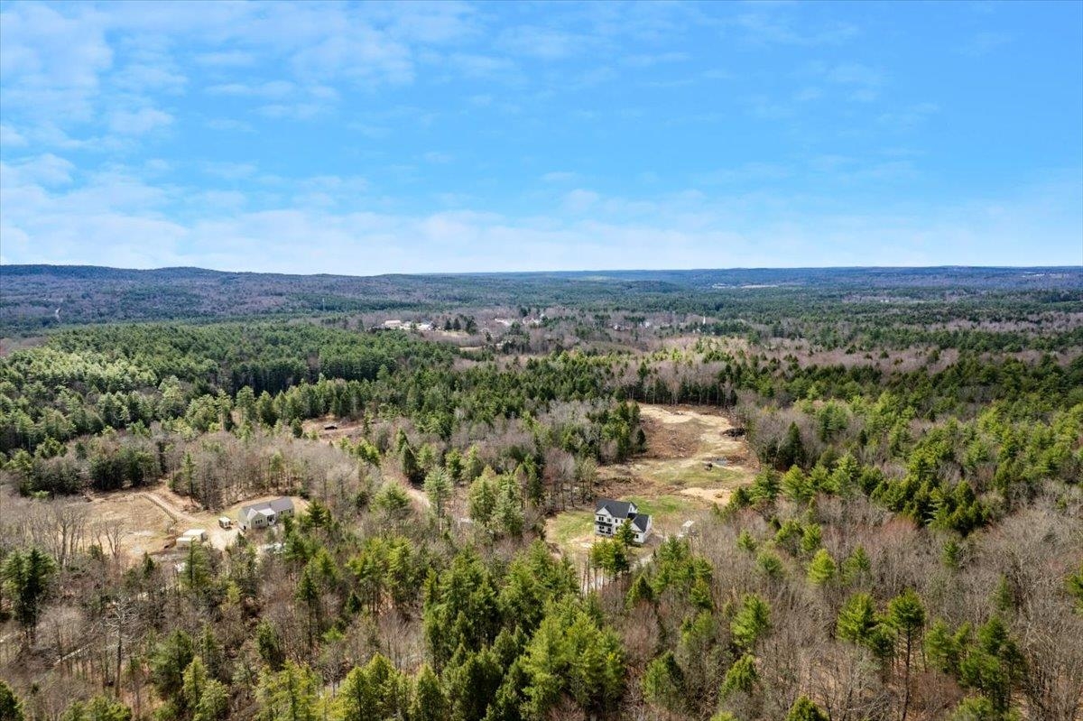 Deerfield, New Hampshire 03037, United States, 4 Bedrooms Bedrooms, ,3 BathroomsBathrooms,Residential,Pending,111053