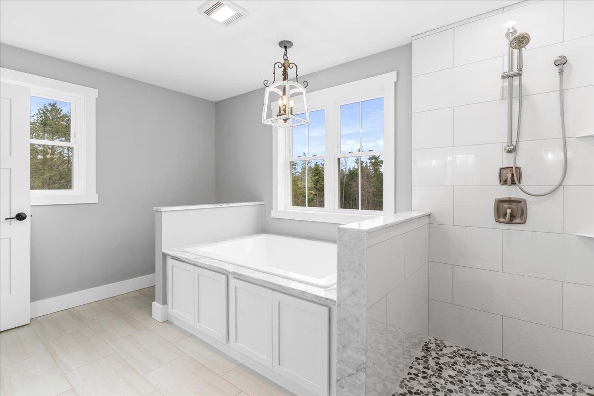 Deerfield, New Hampshire 03037, United States, 4 Bedrooms Bedrooms, ,3 BathroomsBathrooms,Residential,Pending,111053