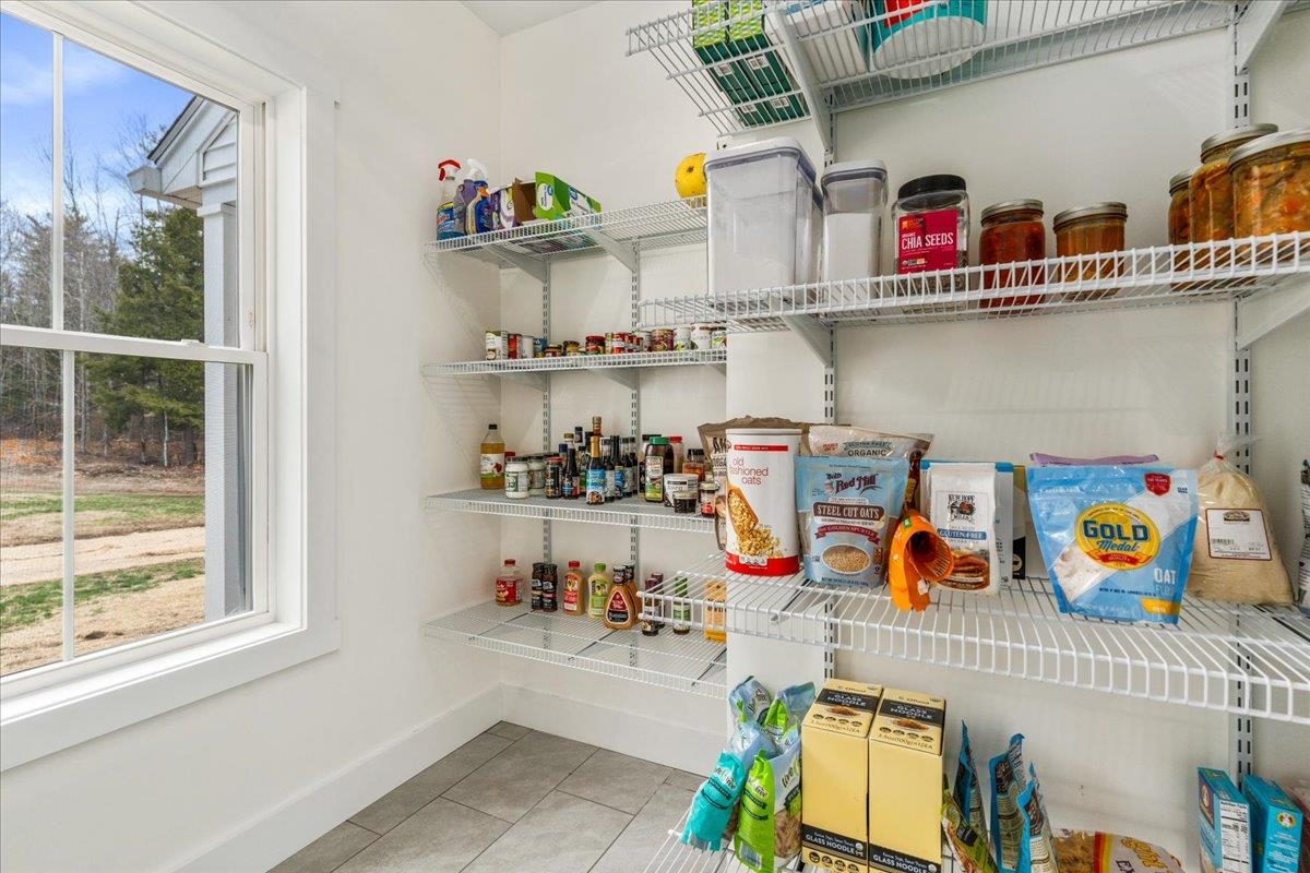 Deerfield, New Hampshire 03037, United States, 4 Bedrooms Bedrooms, ,3 BathroomsBathrooms,Residential,Pending,111053