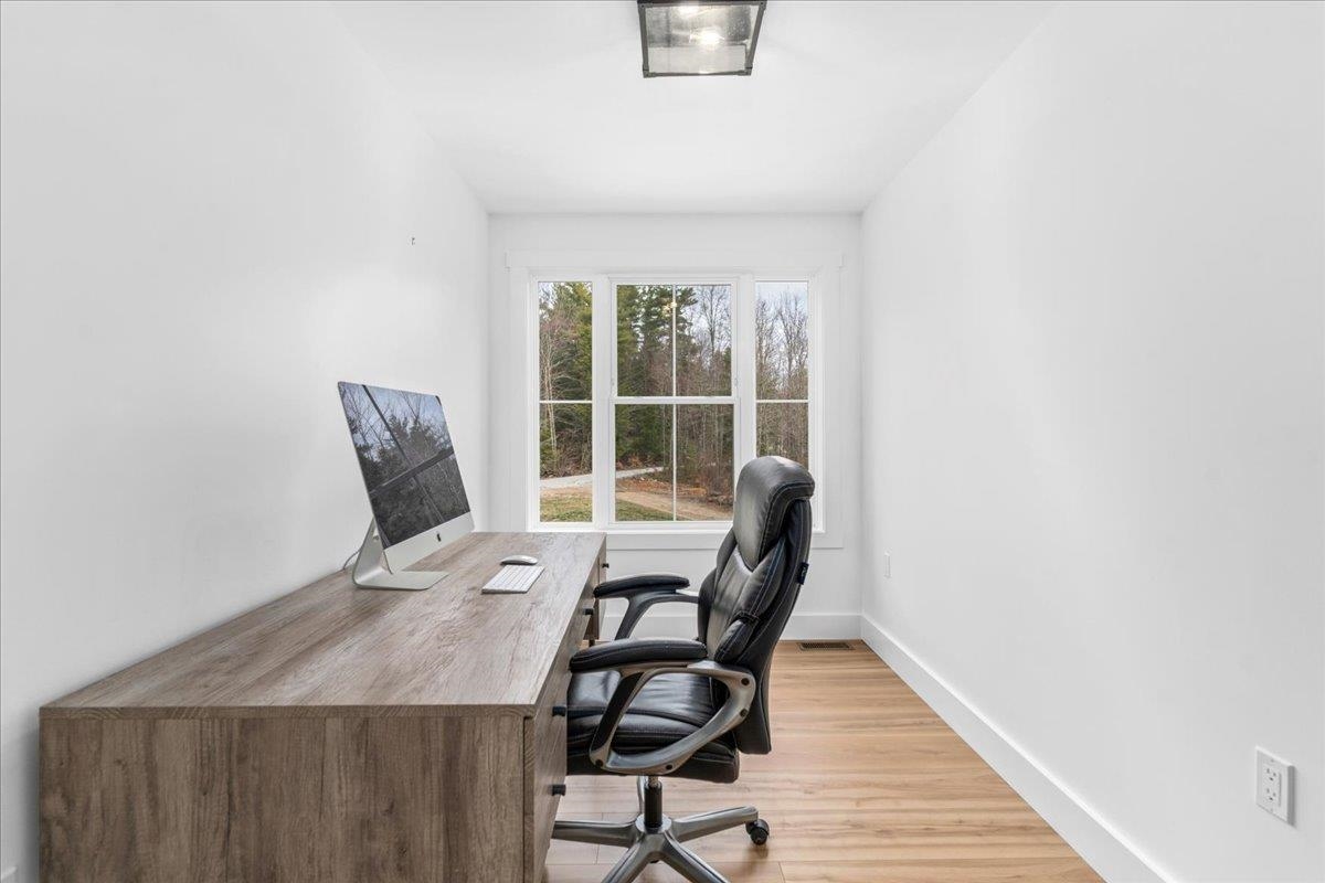 Deerfield, New Hampshire 03037, United States, 4 Bedrooms Bedrooms, ,3 BathroomsBathrooms,Residential,Pending,111053