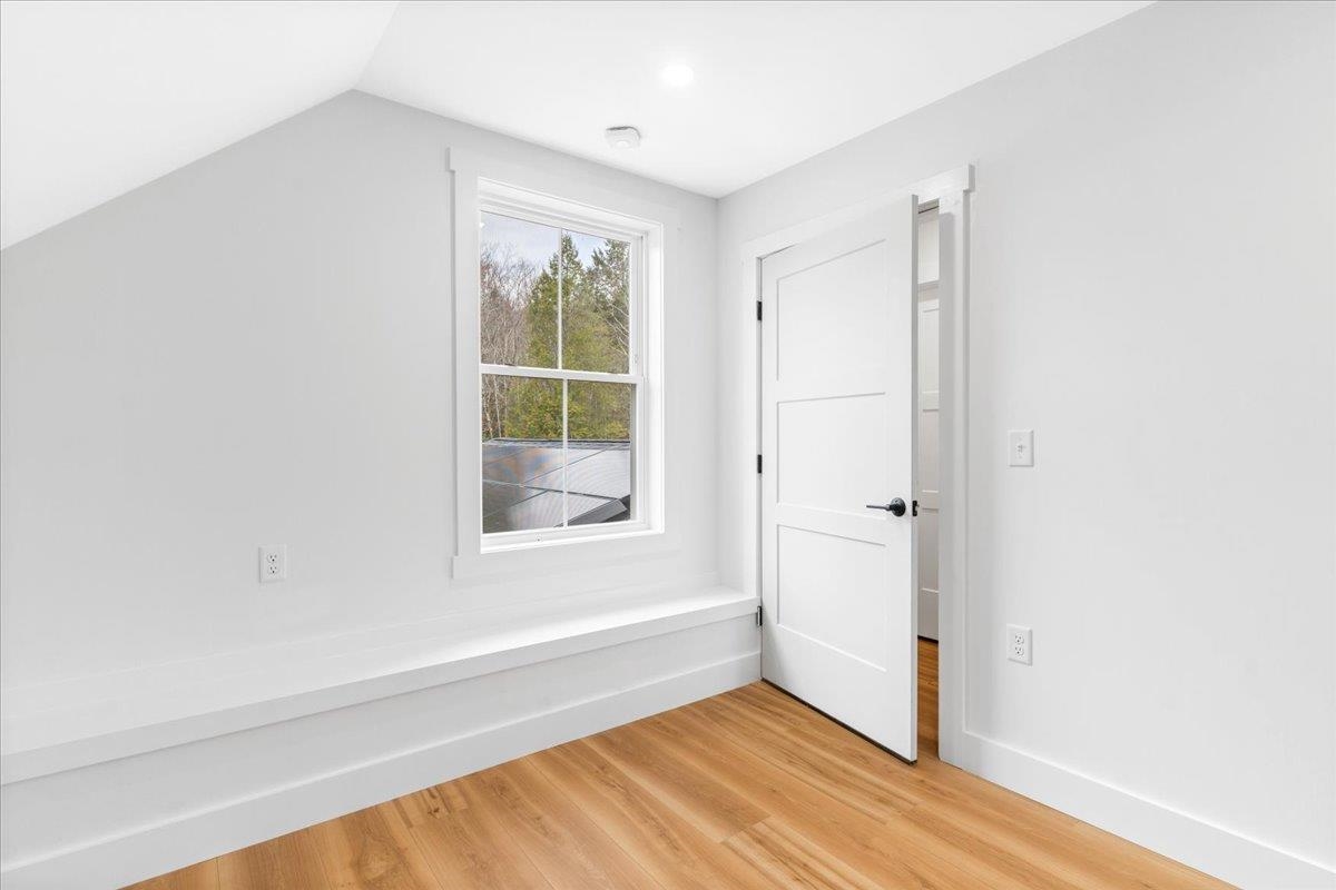 Deerfield, New Hampshire 03037, United States, 4 Bedrooms Bedrooms, ,3 BathroomsBathrooms,Residential,Pending,111053