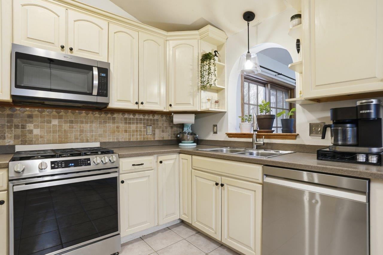 21 W Chamberlain Road