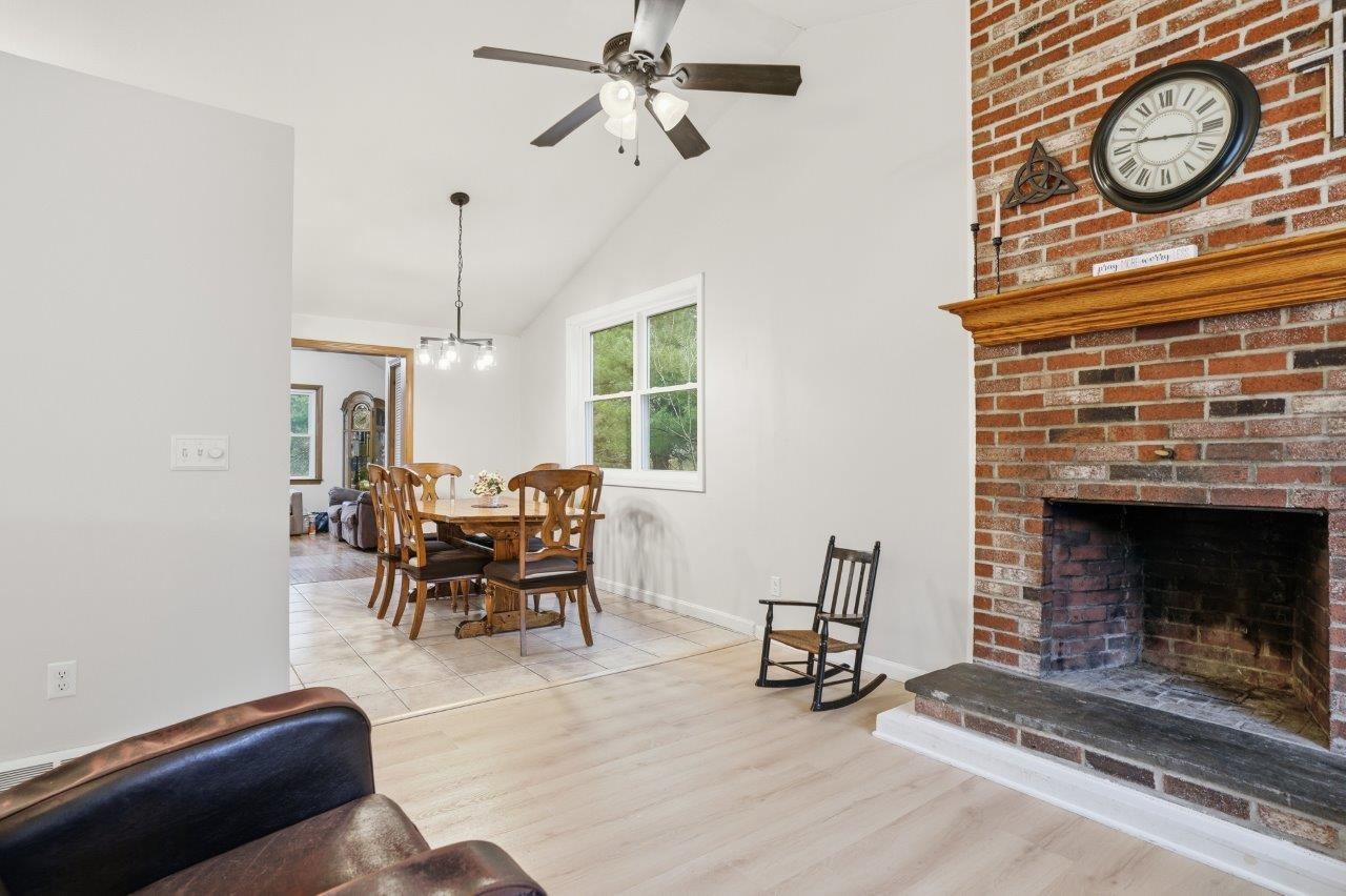 21 W Chamberlain Road