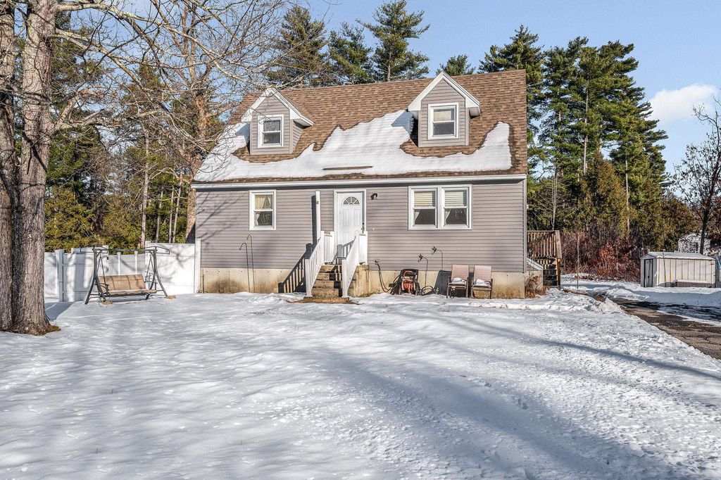 Photo of 33 iris Drive, Merrimack, NH 03054 (MLS # 5072831)