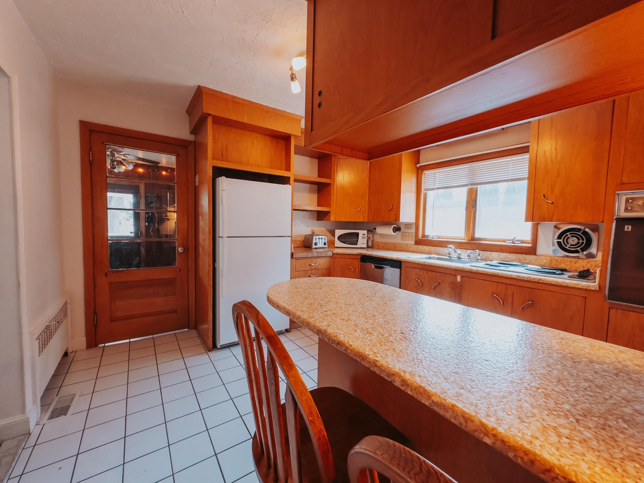 Manchester, New Hampshire 03103, United States, 3 Bedrooms Bedrooms, ,1 BathroomBathrooms,Residential,Pending,181425