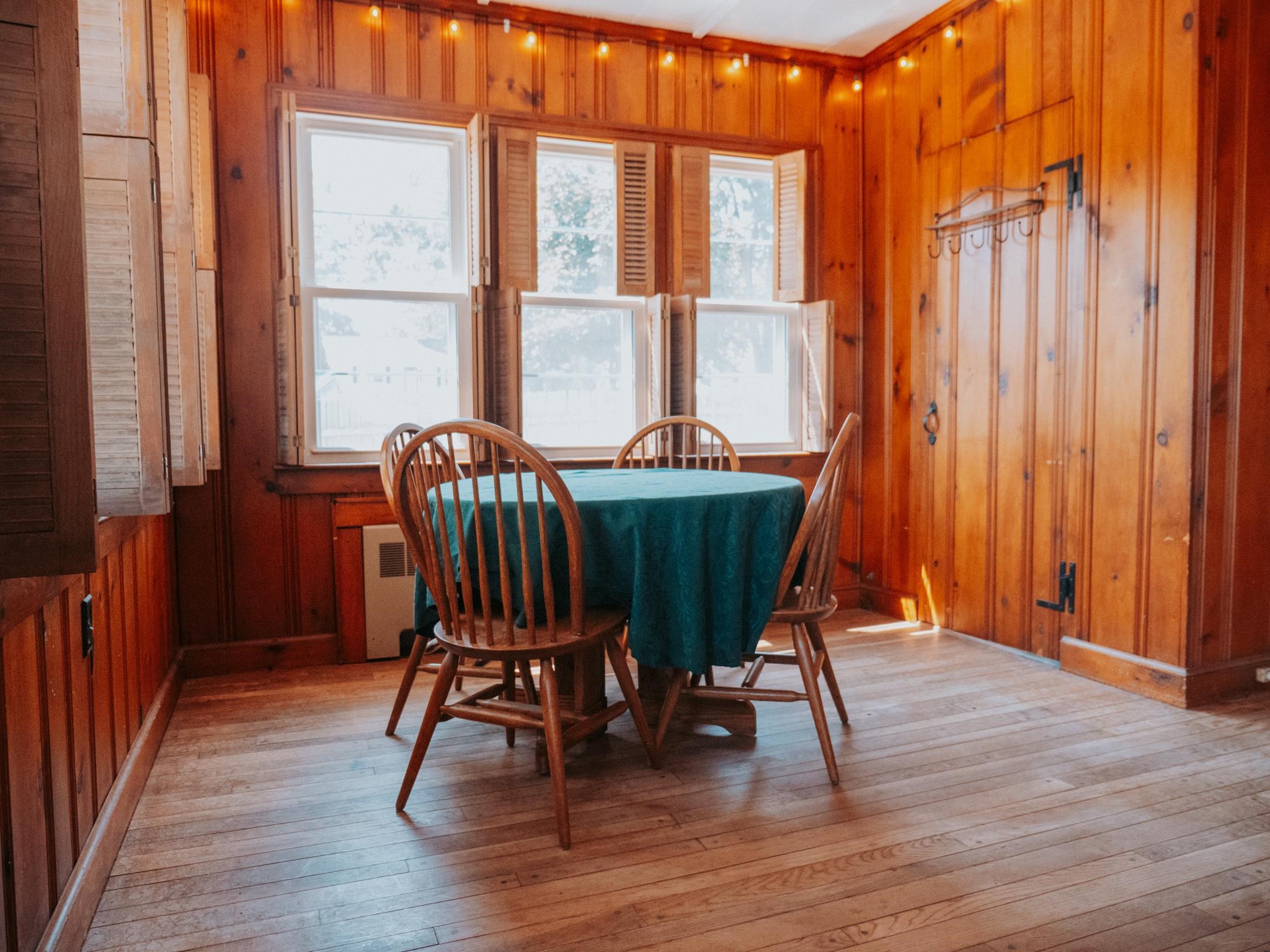 Manchester, New Hampshire 03103, United States, 3 Bedrooms Bedrooms, ,1 BathroomBathrooms,Residential,Pending,181425