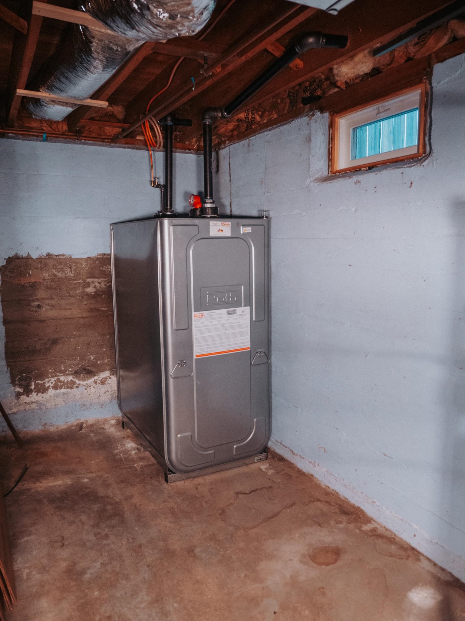 Manchester, New Hampshire 03103, United States, 3 Bedrooms Bedrooms, ,1 BathroomBathrooms,Residential,Pending,181425