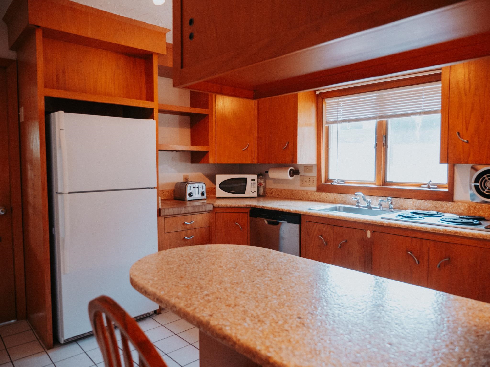 Manchester, New Hampshire 03103, United States, 3 Bedrooms Bedrooms, ,1 BathroomBathrooms,Residential,Pending,181425