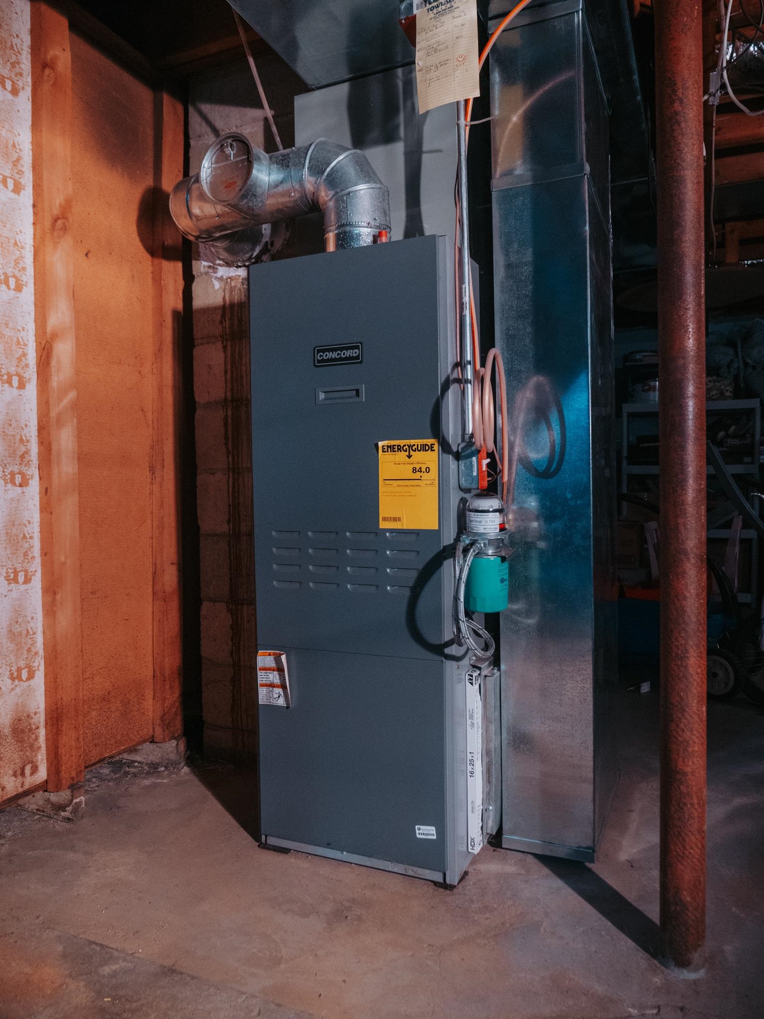 Manchester, New Hampshire 03103, United States, 3 Bedrooms Bedrooms, ,1 BathroomBathrooms,Residential,Pending,181425