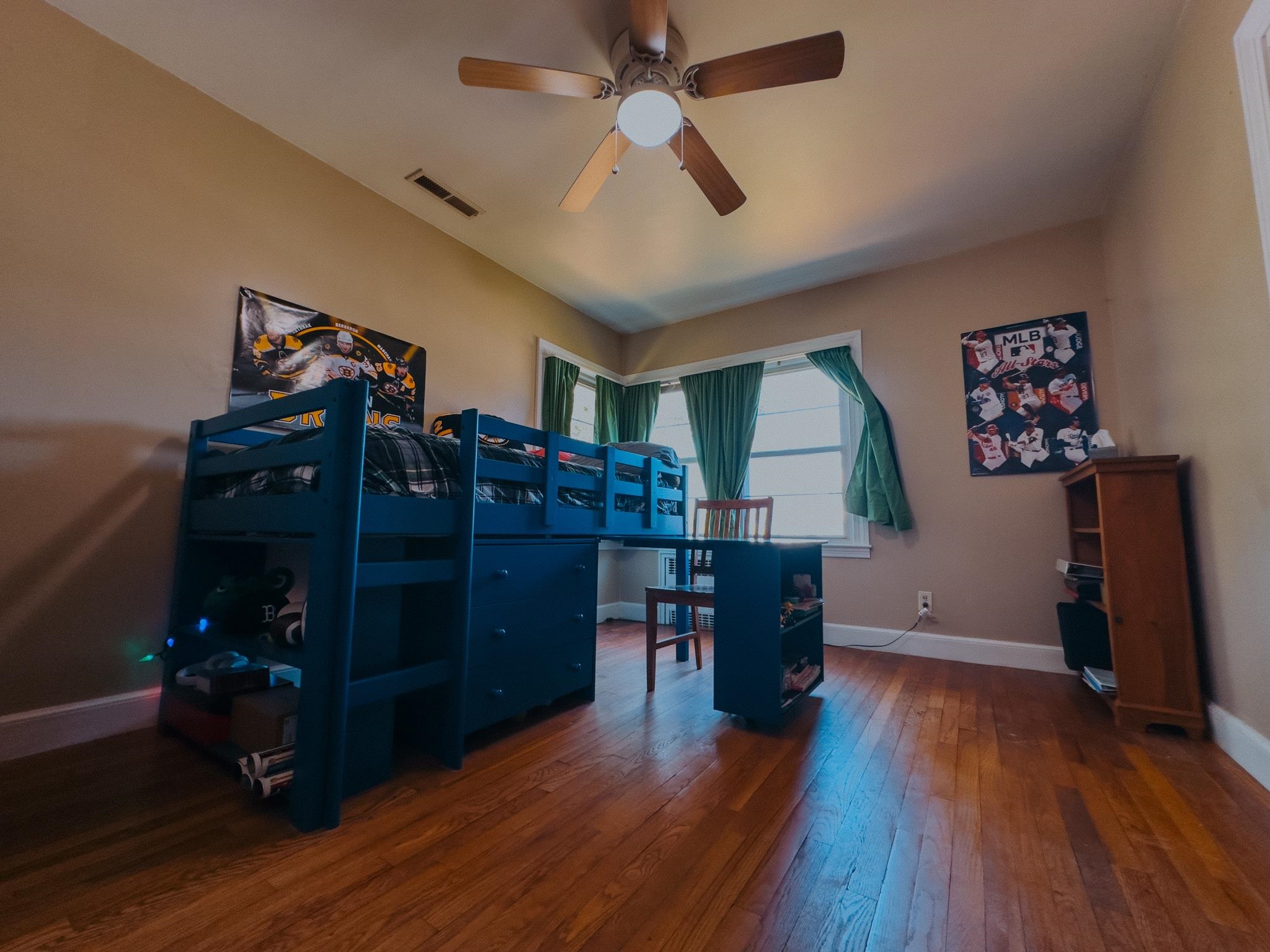 Manchester, New Hampshire 03103, United States, 3 Bedrooms Bedrooms, ,1 BathroomBathrooms,Residential,Pending,181425