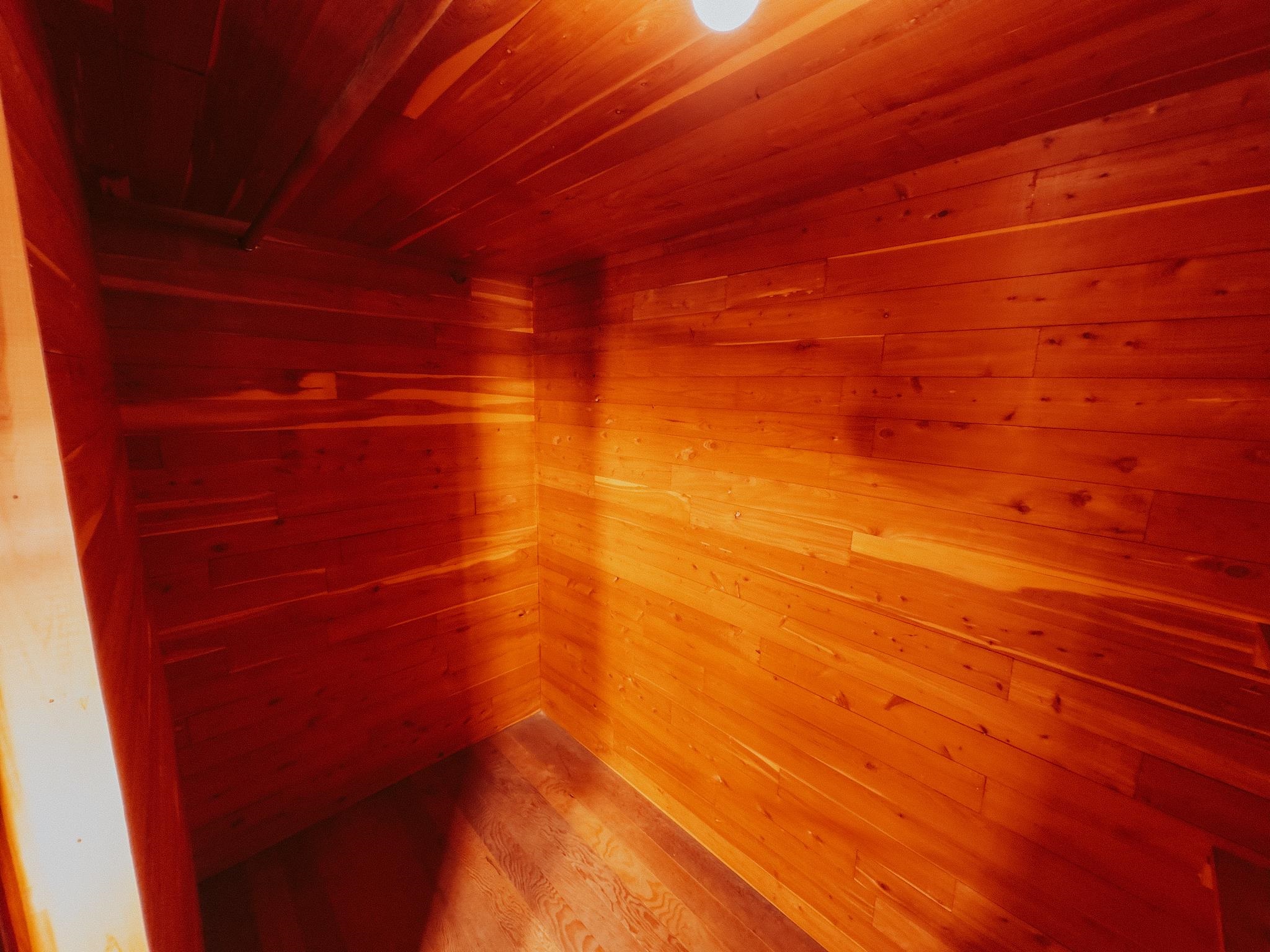 Manchester, New Hampshire 03103, United States, 3 Bedrooms Bedrooms, ,1 BathroomBathrooms,Residential,Pending,181425