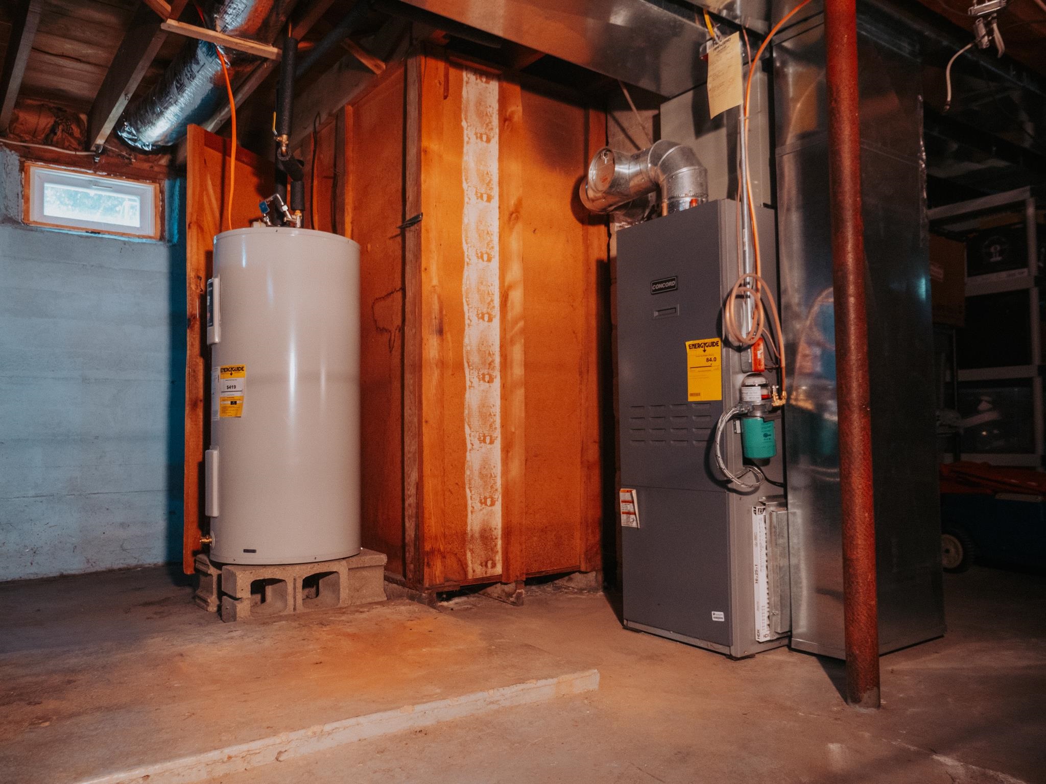 Manchester, New Hampshire 03103, United States, 3 Bedrooms Bedrooms, ,1 BathroomBathrooms,Residential,Pending,181425