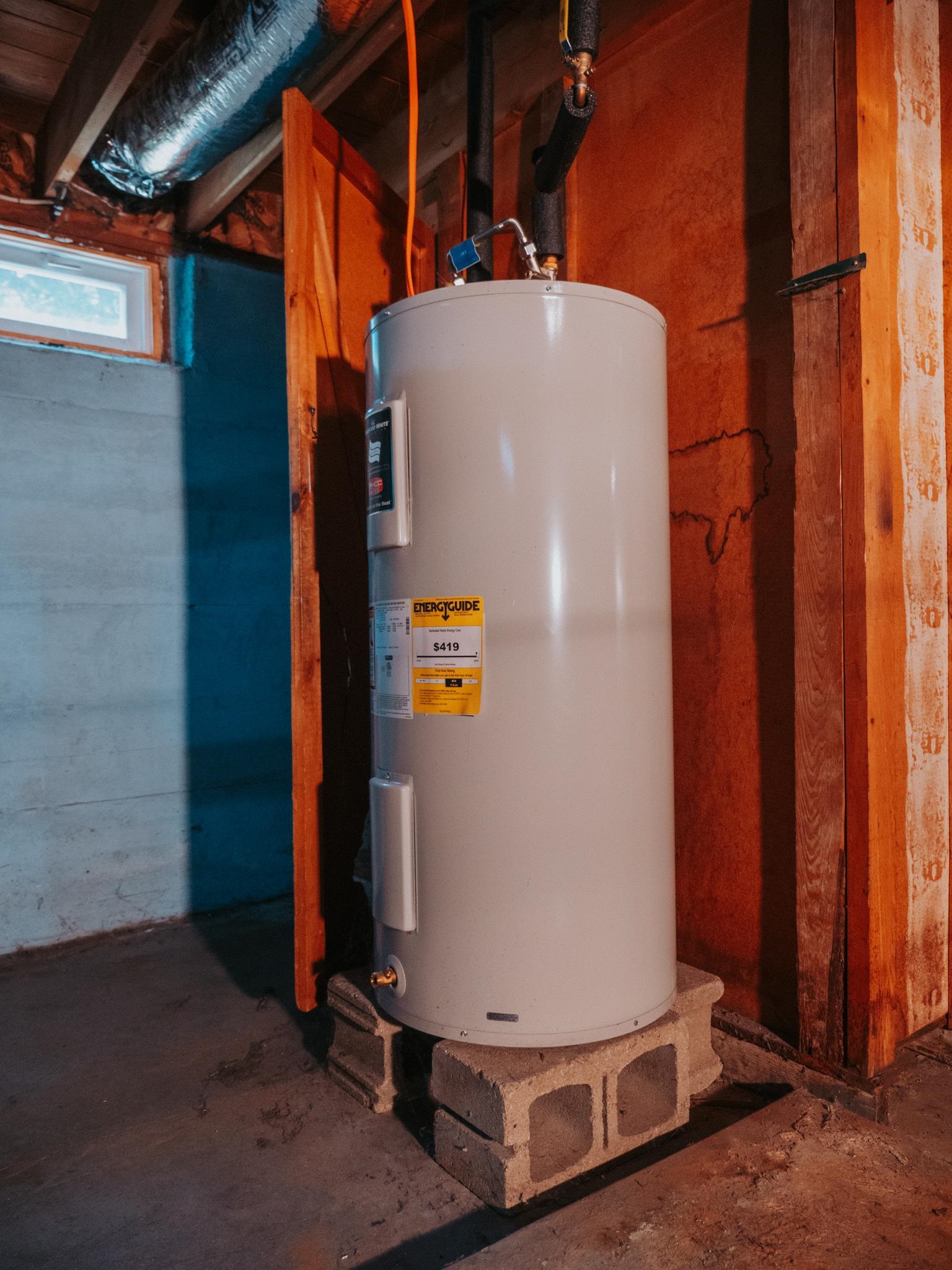 Manchester, New Hampshire 03103, United States, 3 Bedrooms Bedrooms, ,1 BathroomBathrooms,Residential,Pending,181425