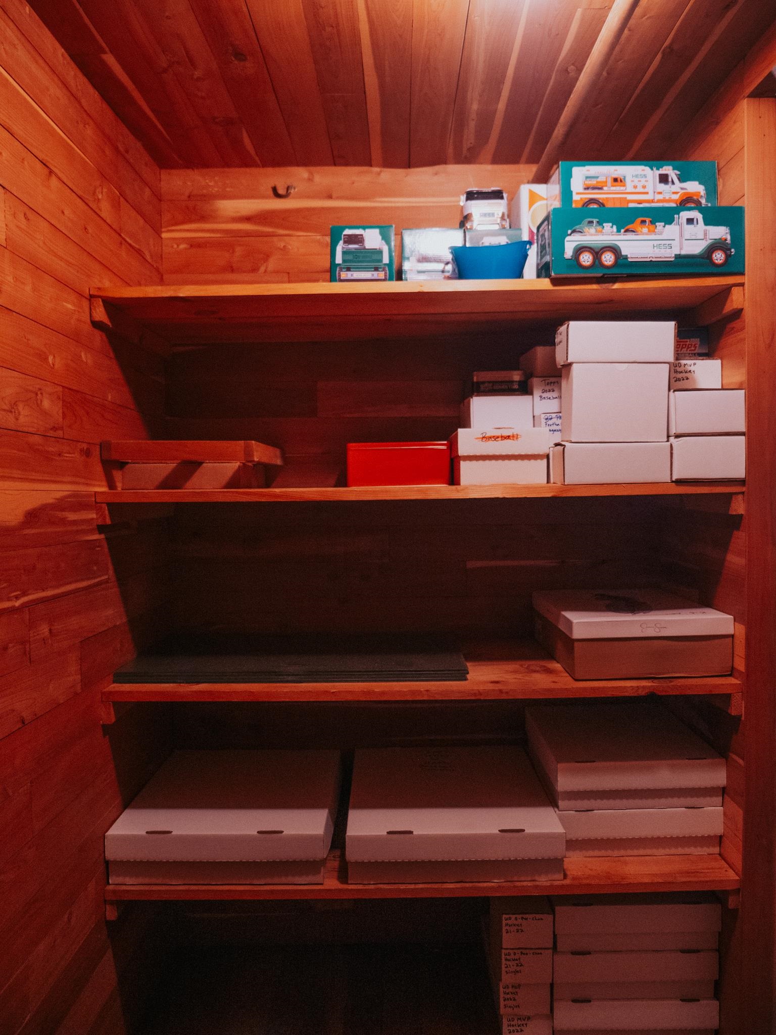 Manchester, New Hampshire 03103, United States, 3 Bedrooms Bedrooms, ,1 BathroomBathrooms,Residential,Pending,181425