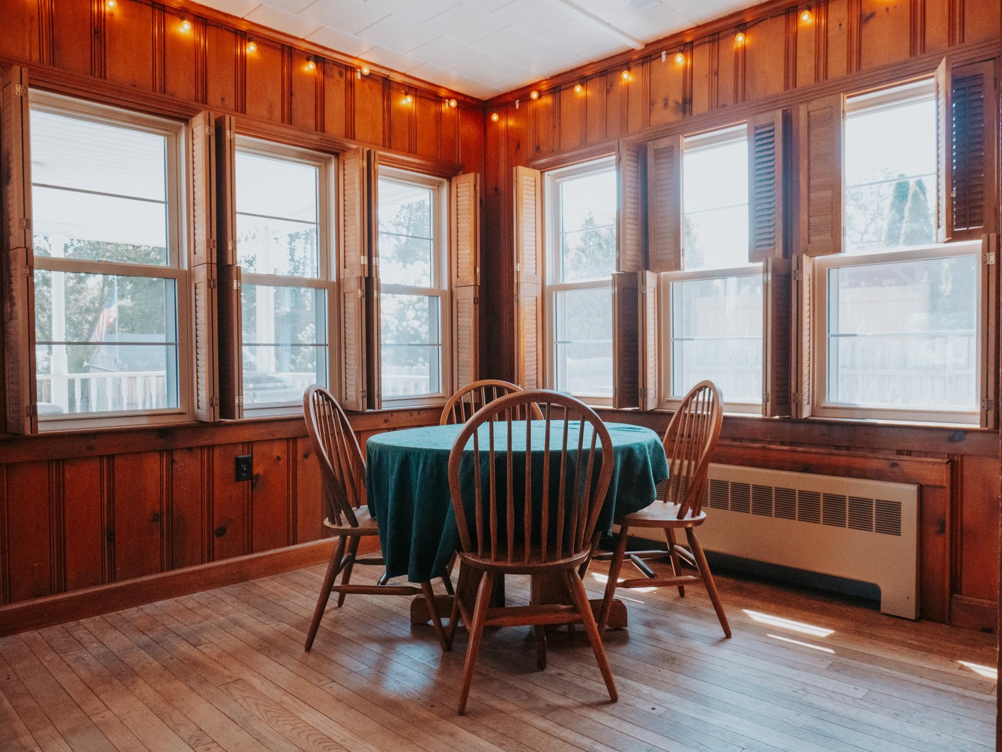 Manchester, New Hampshire 03103, United States, 3 Bedrooms Bedrooms, ,1 BathroomBathrooms,Residential,Pending,181425