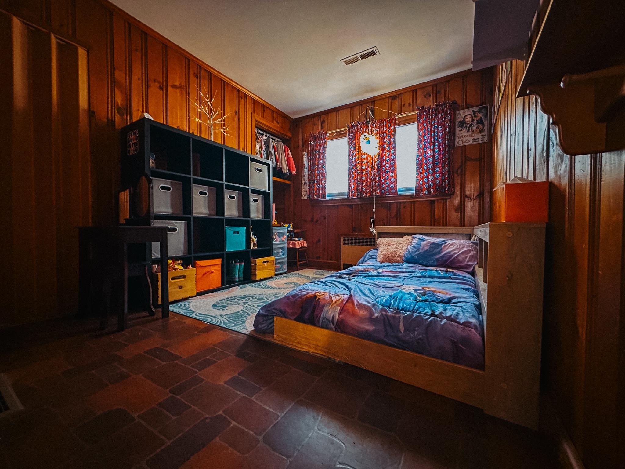 Manchester, New Hampshire 03103, United States, 3 Bedrooms Bedrooms, ,1 BathroomBathrooms,Residential,Pending,181425