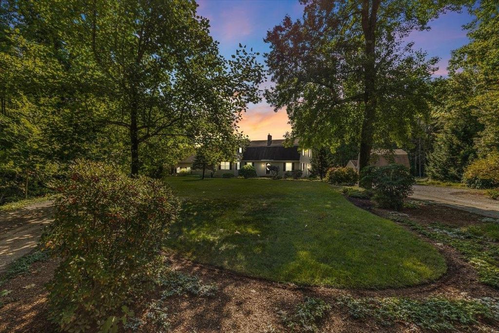Photo of 49 Robinson Road, Bow, NH 03304 (MLS # 5059688)