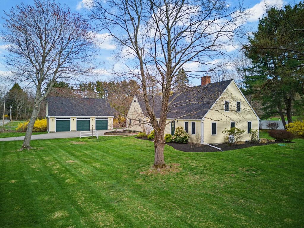Photo of 6 Fifield Lane #A, Stratham, NH 03885 (MLS # 5087295)