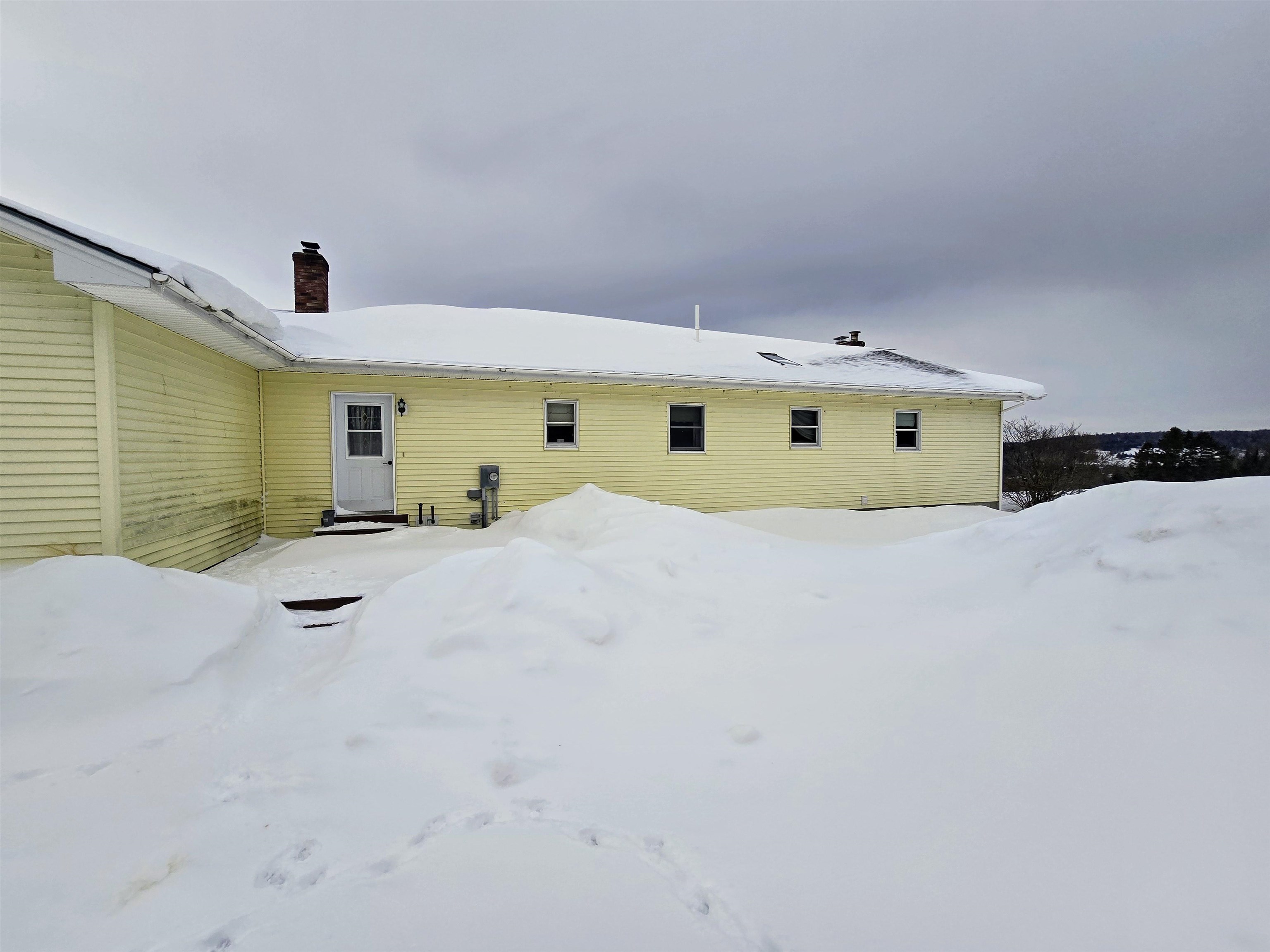 Stewartstown, New Hampshire 03576, United States, 4 Bedrooms Bedrooms, ,3 BathroomsBathrooms,Residential,Pending,80799