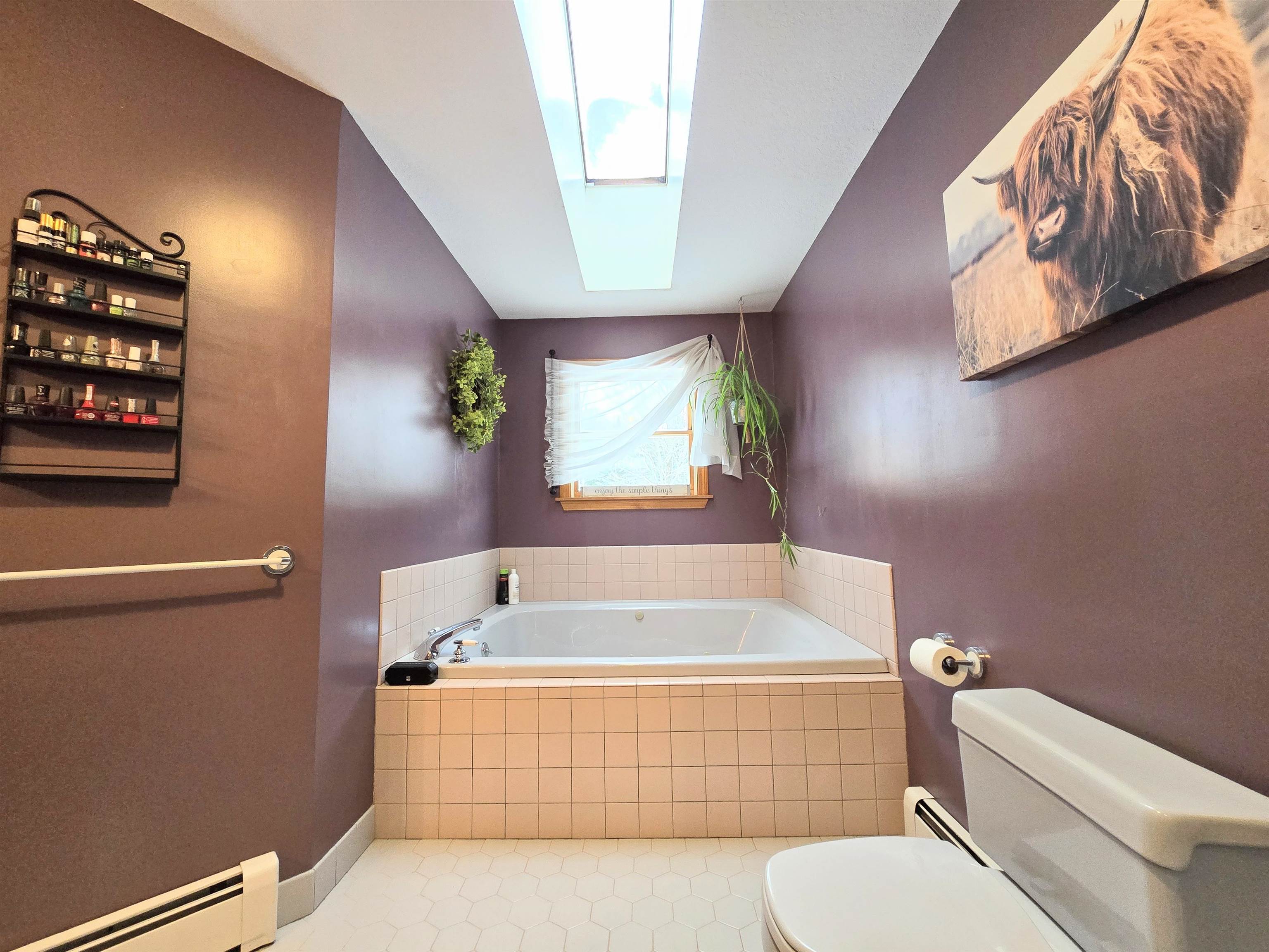 Stewartstown, New Hampshire 03576, United States, 4 Bedrooms Bedrooms, ,3 BathroomsBathrooms,Residential,Pending,80799